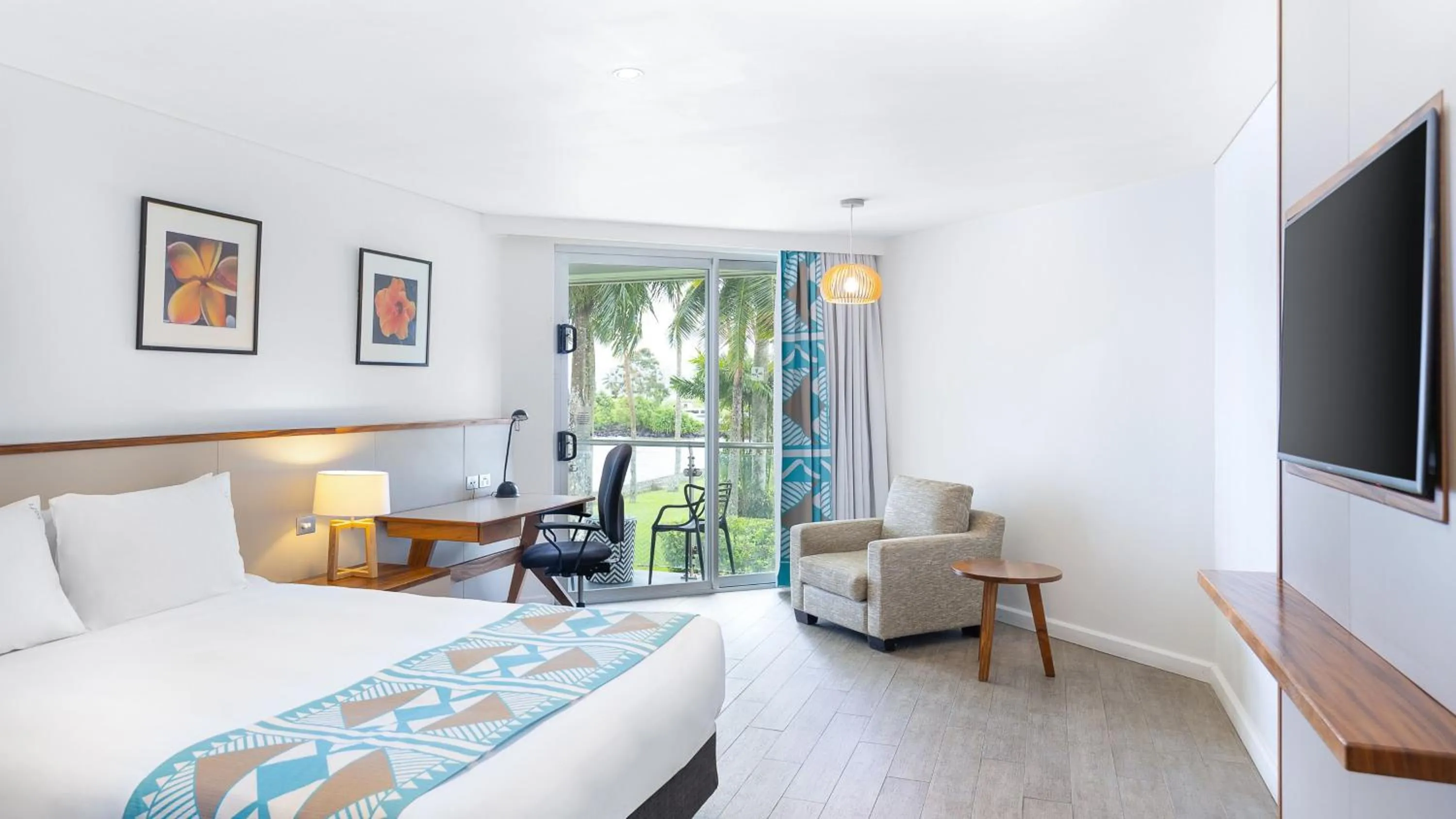 Photo of the whole room, Bed in Holiday Inn Suva by IHG