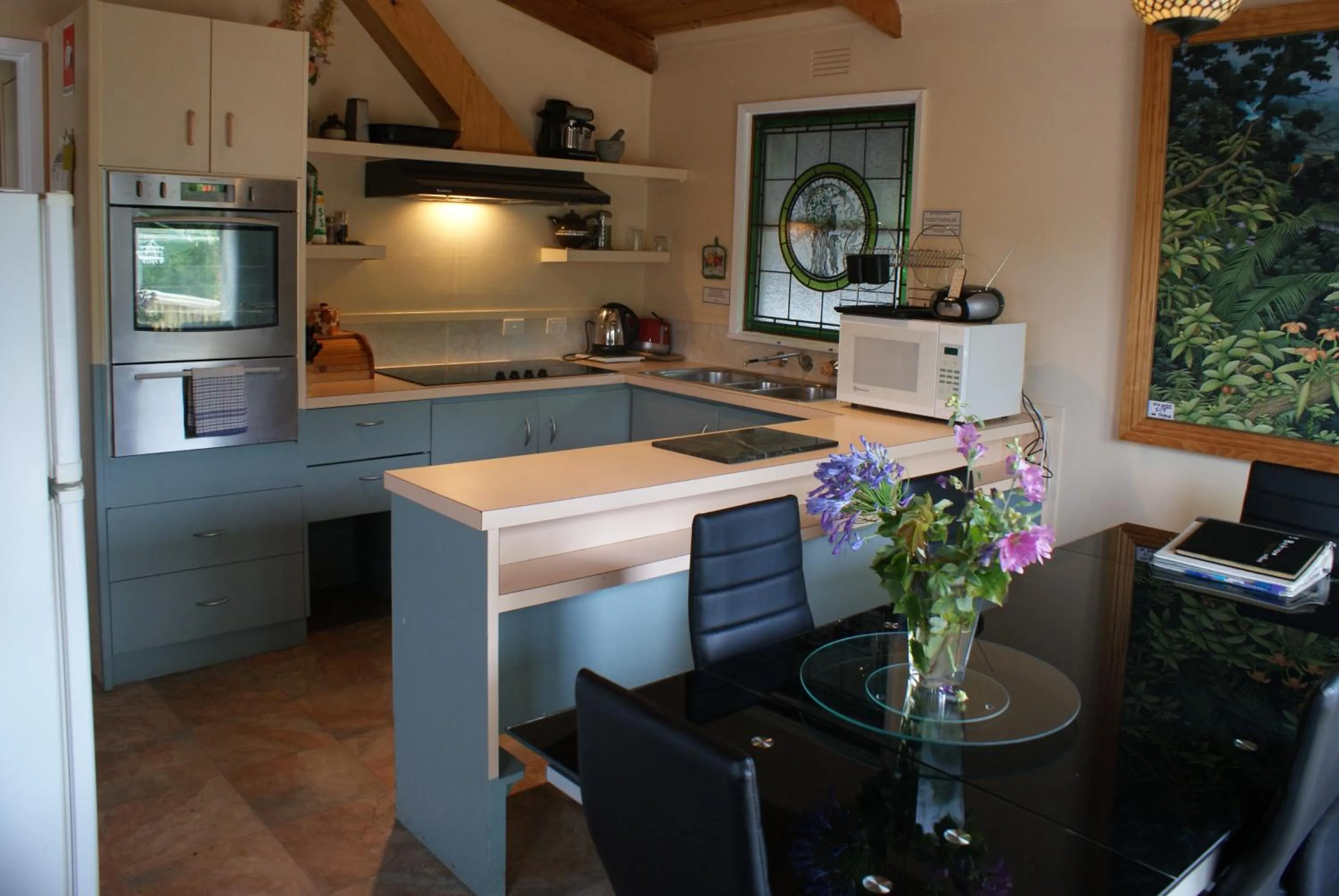 Kitchen or kitchenette in AAA Granary Accommodation