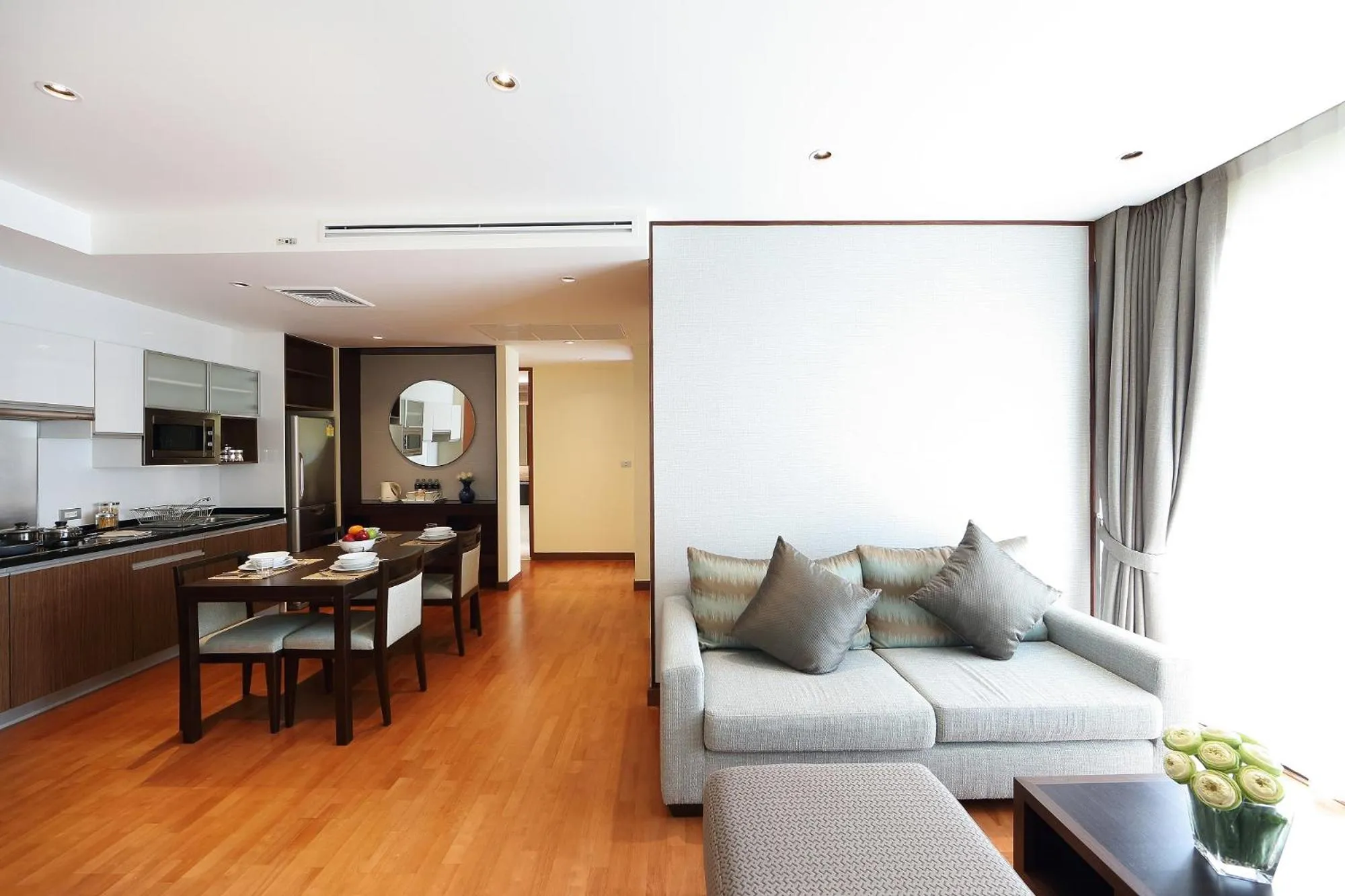 Kitchen or kitchenette in Amanta Hotel & Residence Ratchada