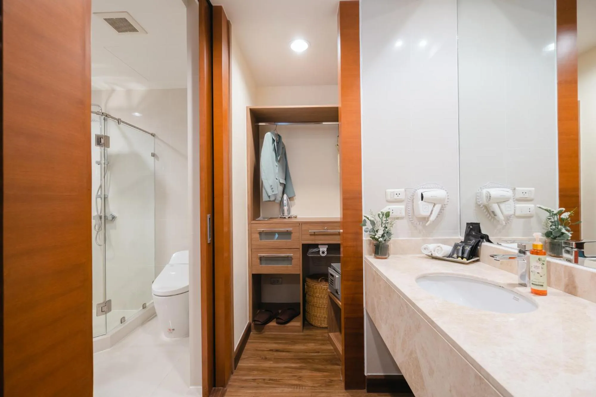 Bathroom in Amanta Hotel & Residence Ratchada