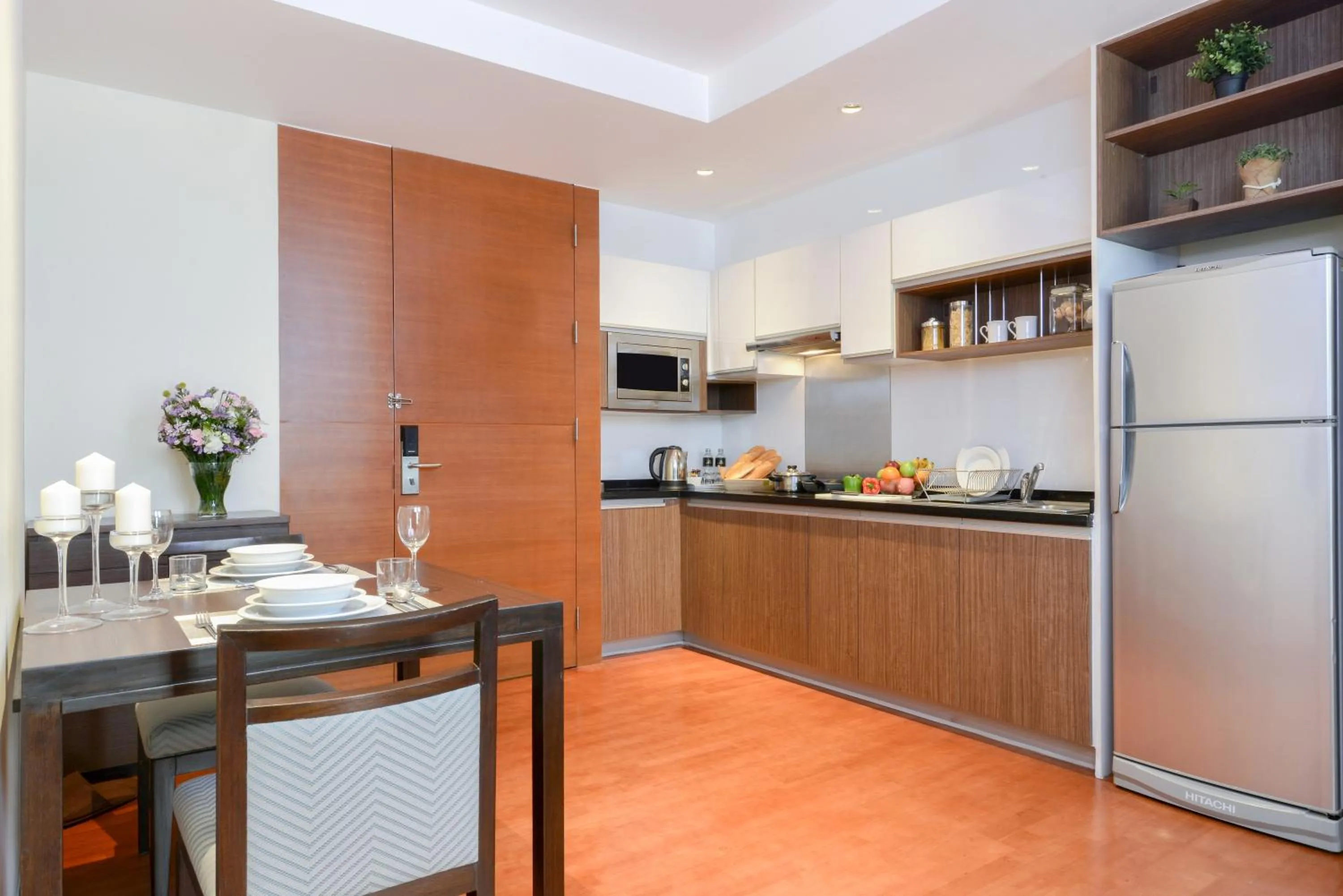 Kitchen or kitchenette in Amanta Hotel & Residence Ratchada