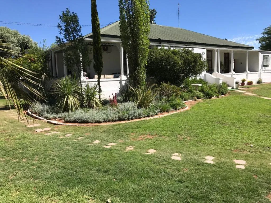 Karoo Ouberg Guest Lodge