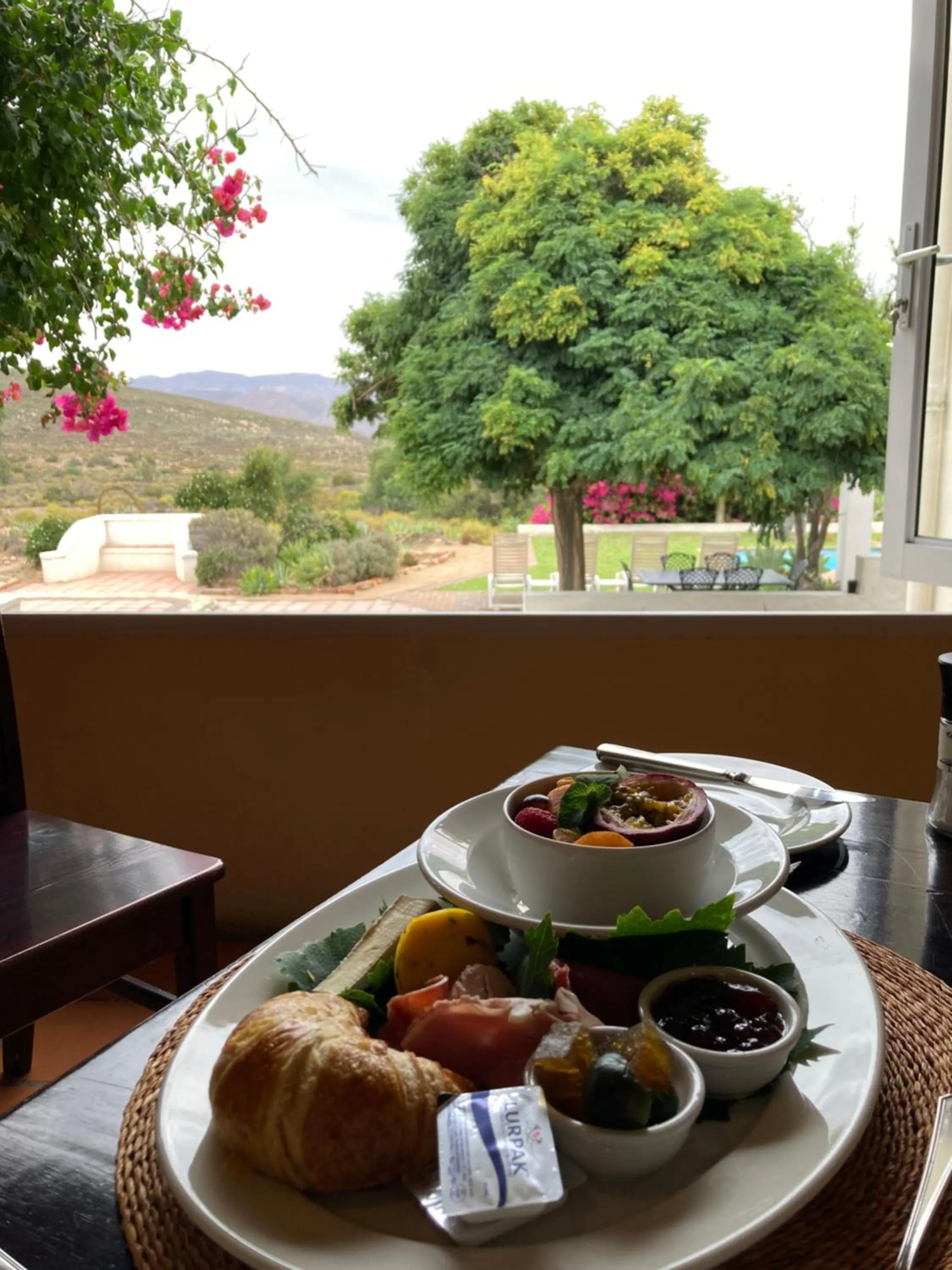 Breakfast in Naries Namakwa Retreat