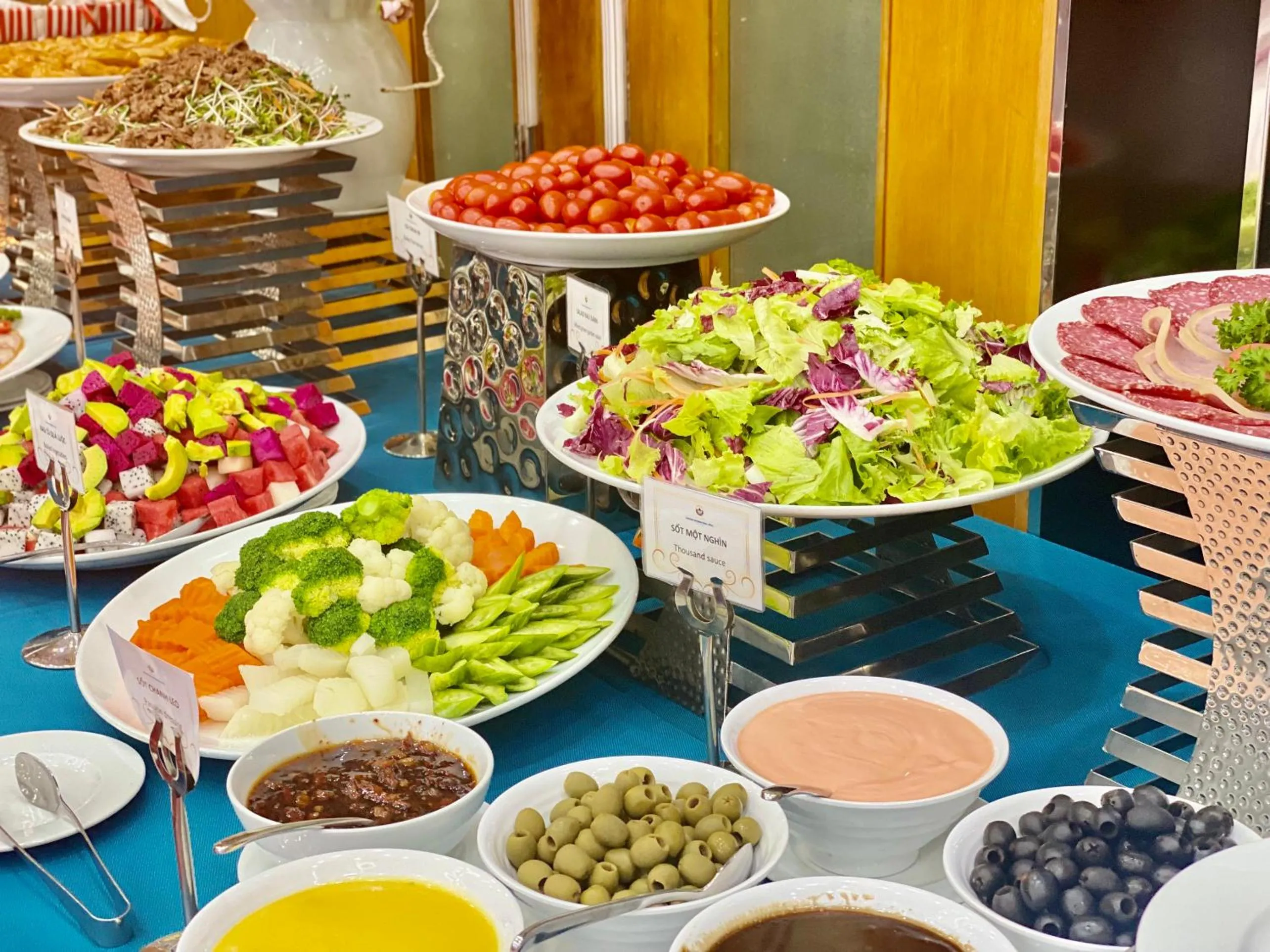 Restaurant/places to eat in Bao Son International Hotel