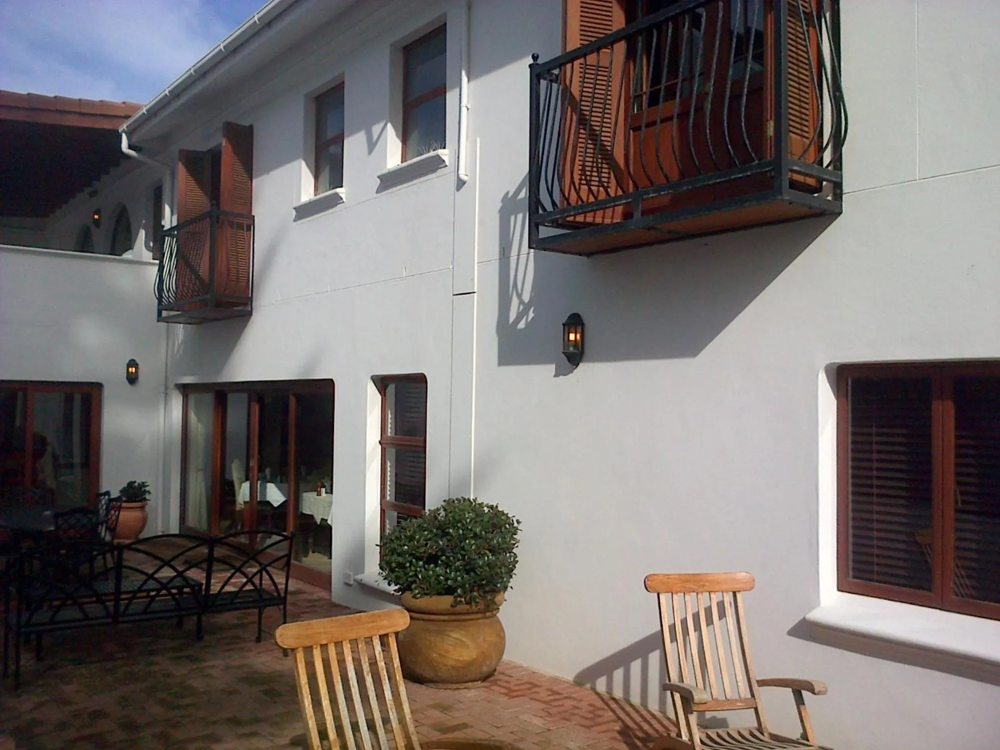 Facade/entrance in Pelagus Guest House