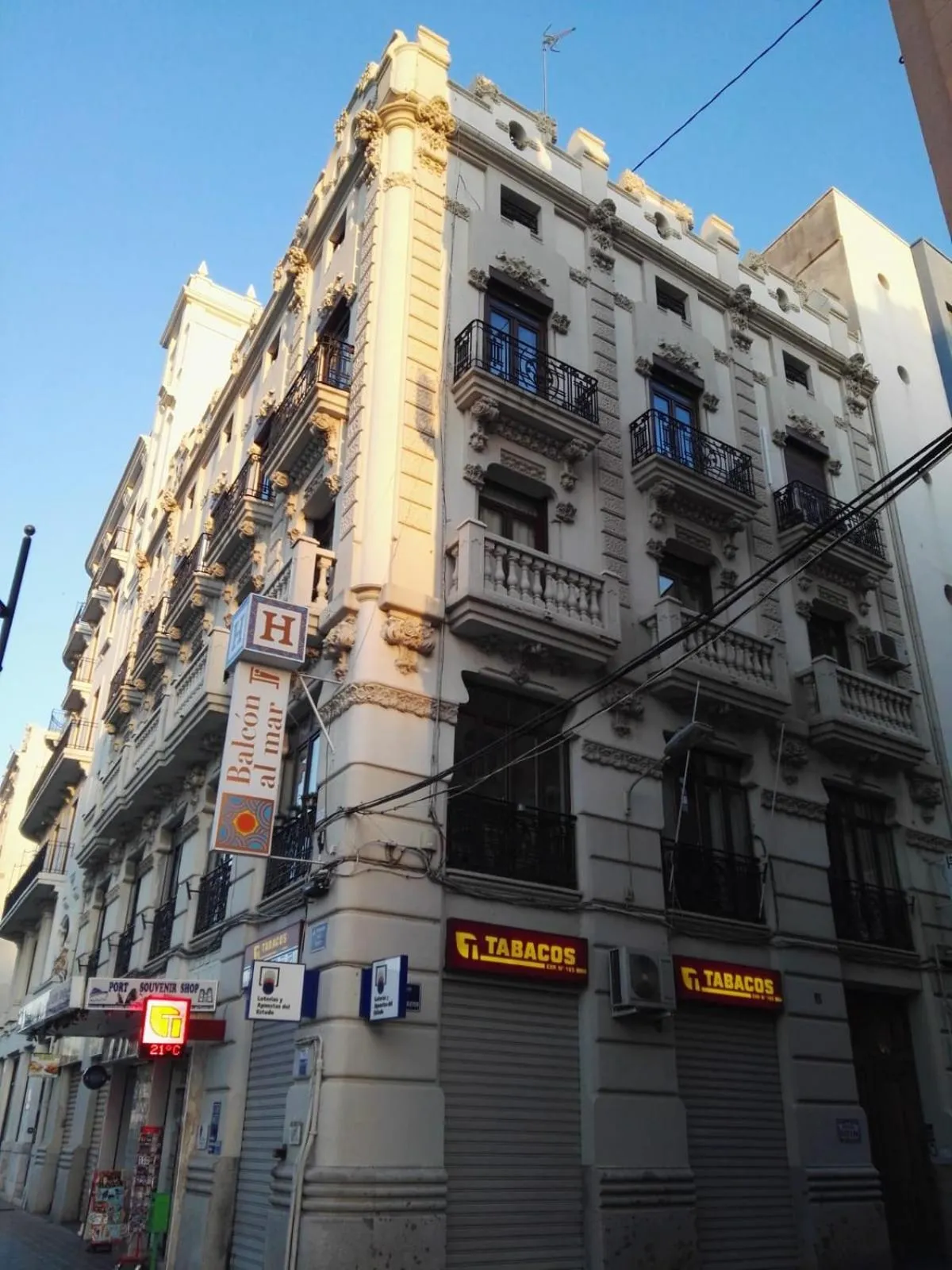Property building in Balcón Al Mar