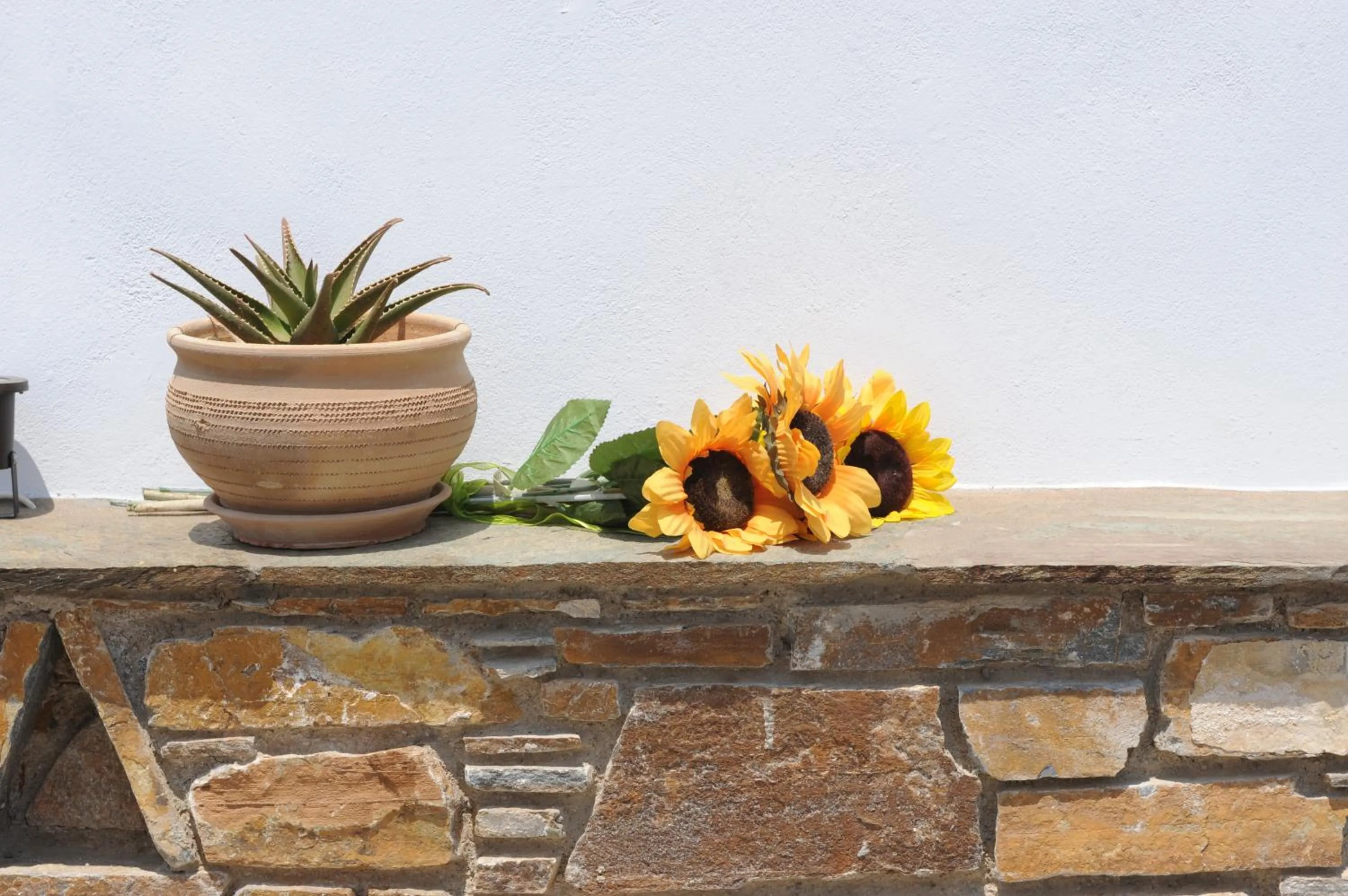 Decorative detail in Aigaio Studios tinos