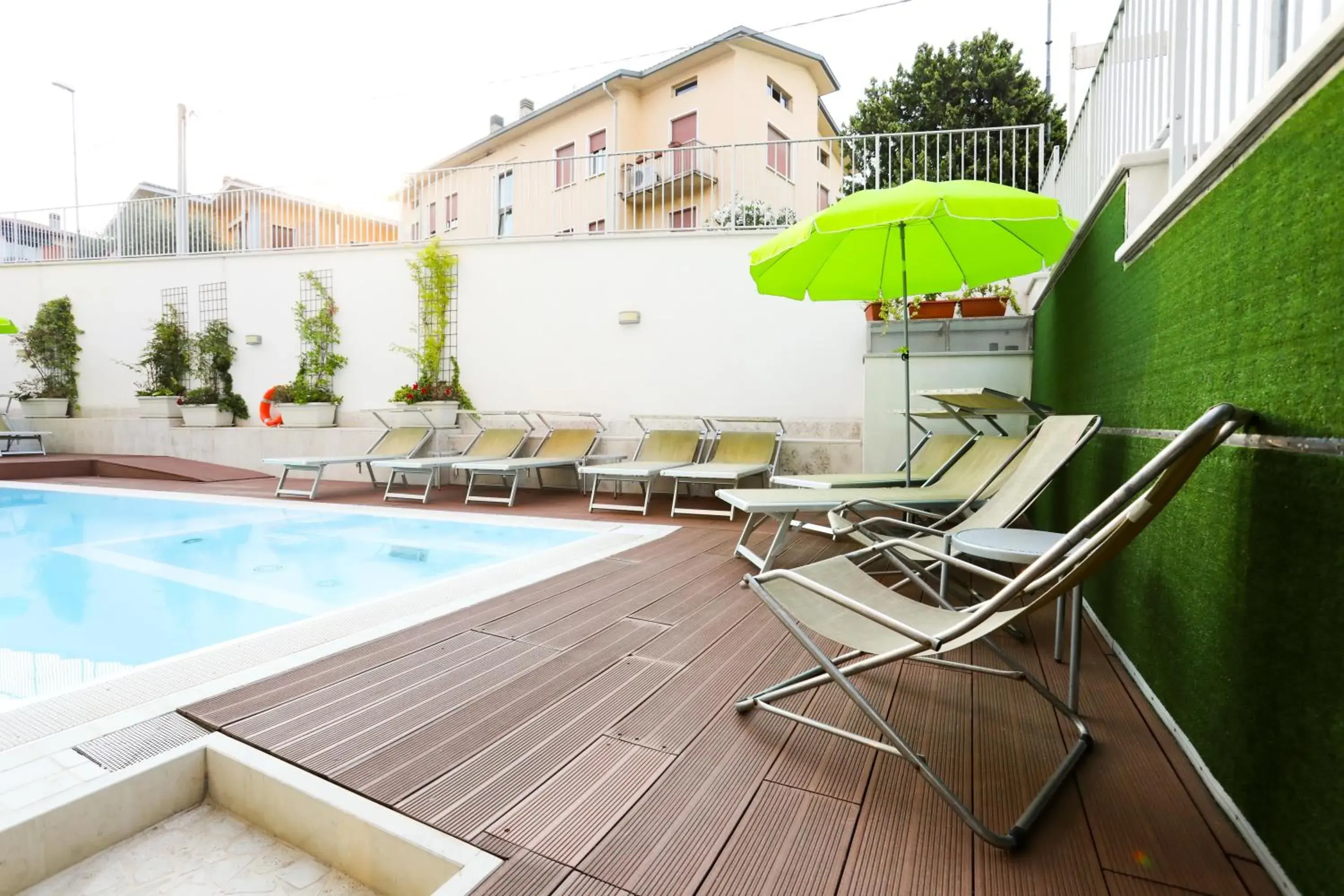 Swimming Pool in Hotel Villa Anthea