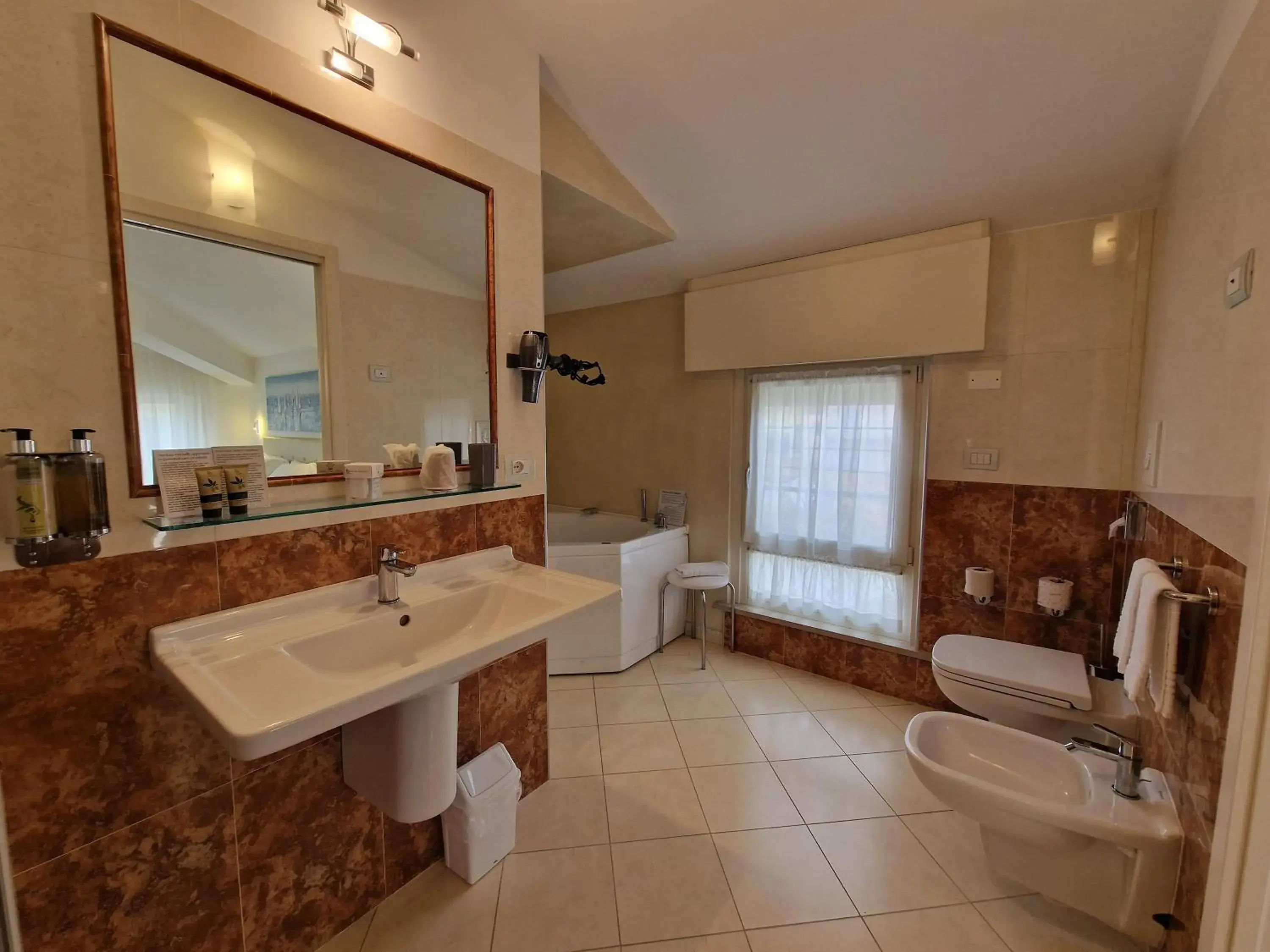 Bathroom in Hotel Villa Anthea