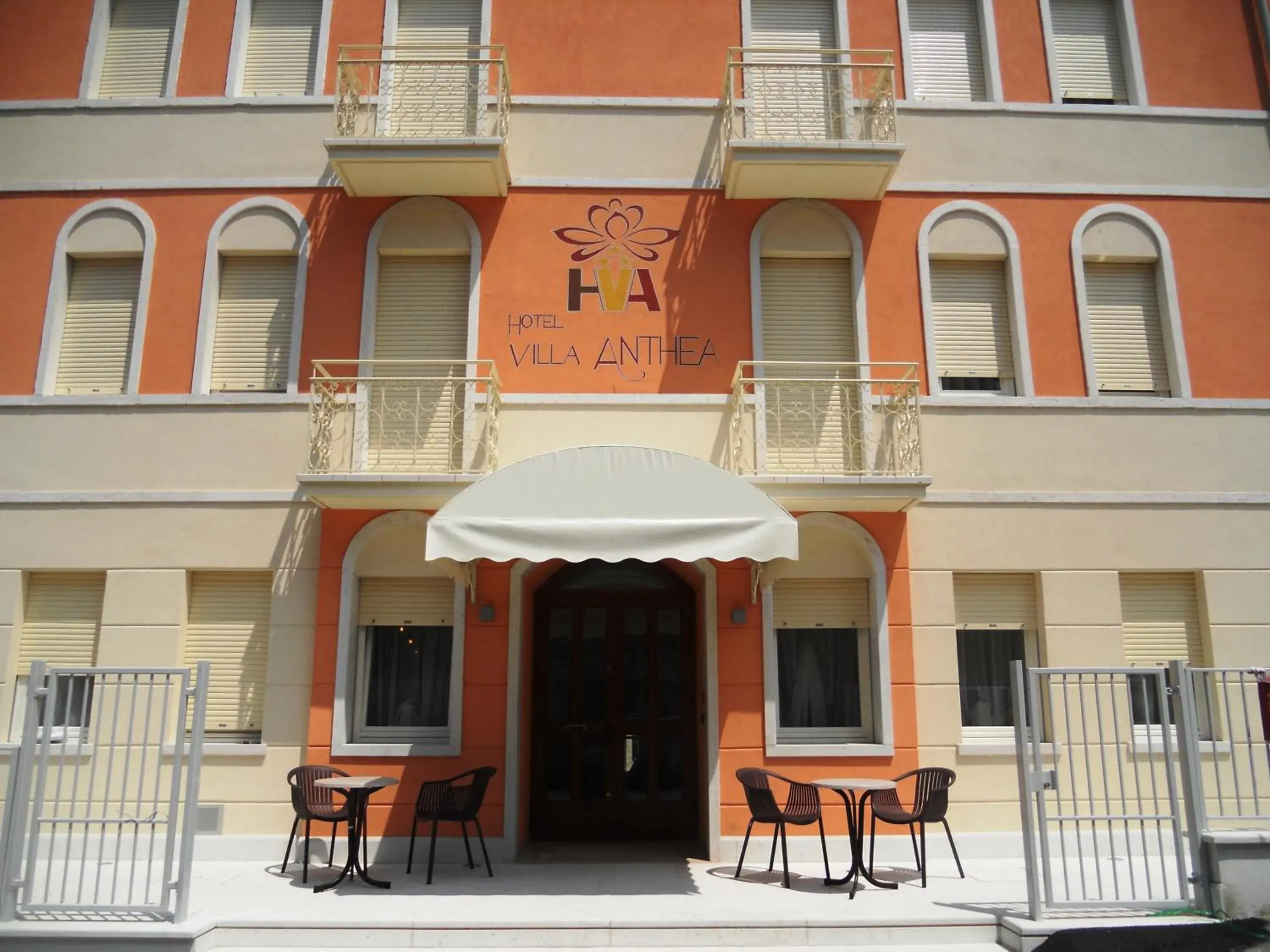 Facade/entrance in Hotel Villa Anthea