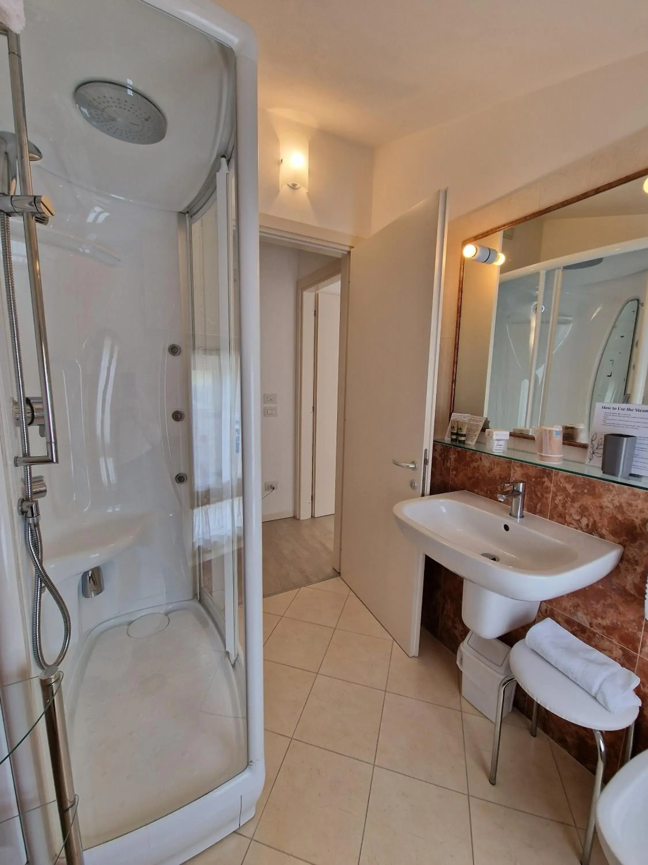 Bathroom in Hotel Villa Anthea