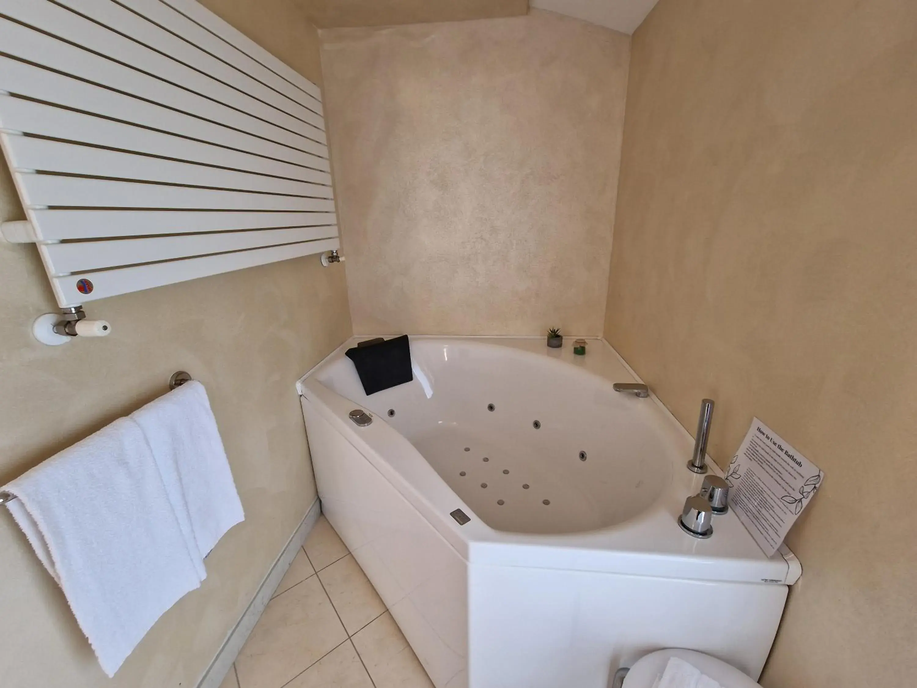 Bath, Bathroom in Hotel Villa Anthea