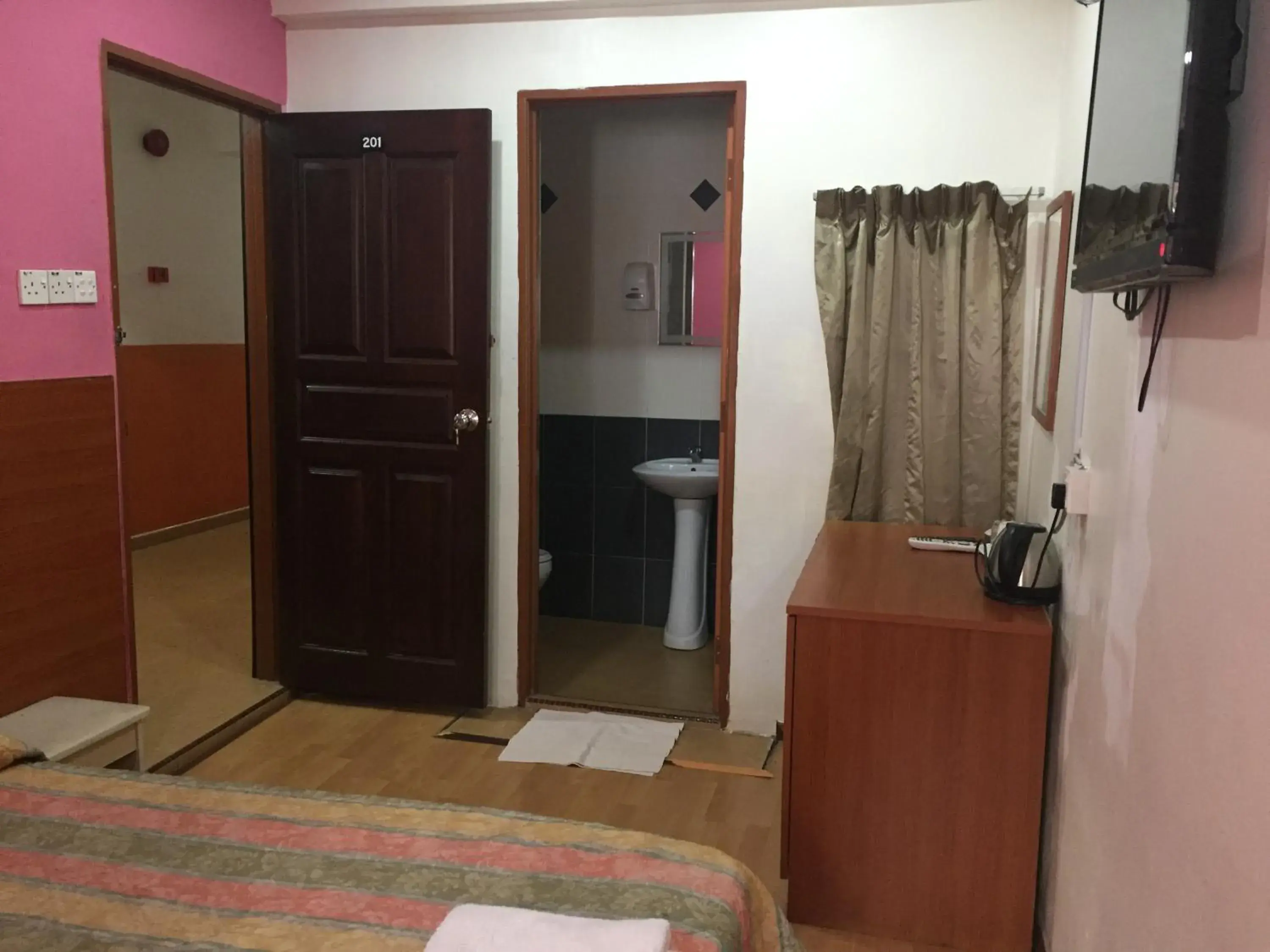 Bed in Golden Night Hotel Cameron Highlands Bed in Golden Night Hotel Cameron Highlands