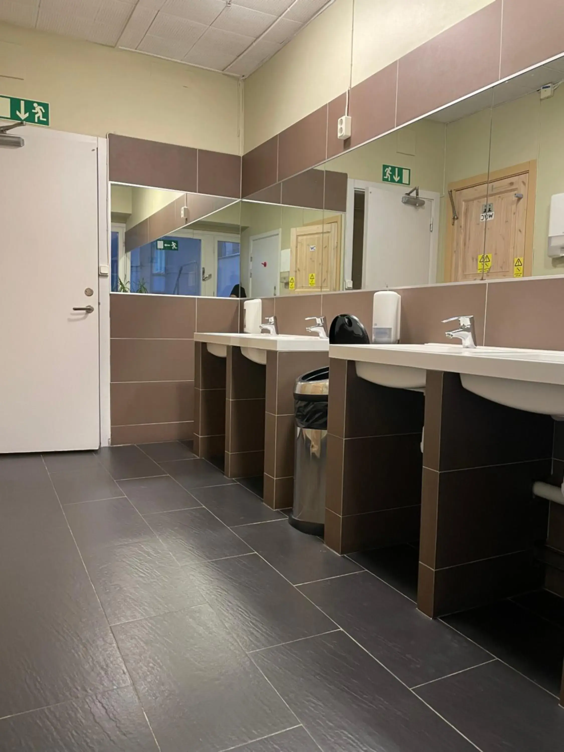 Double Room with Shared Bathroom in Uppsala City Hostel Double Room with Shared Bathroom in Uppsala City Hostel