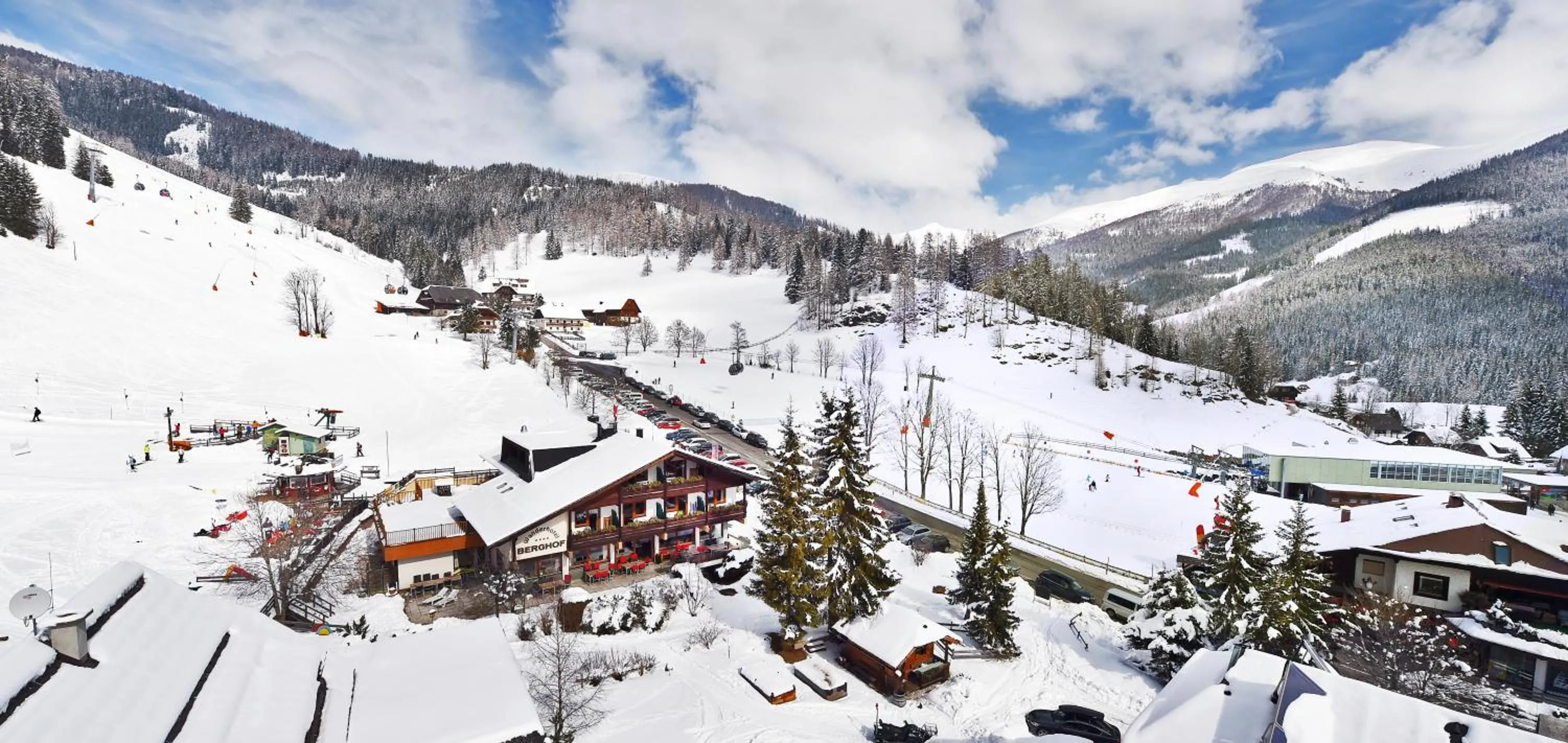 Property building in Schi- und Wanderhotel Berghof