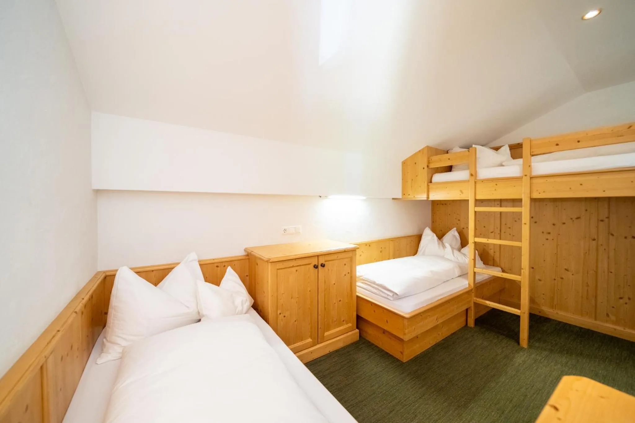 children, Bed in Schi- und Wanderhotel Berghof