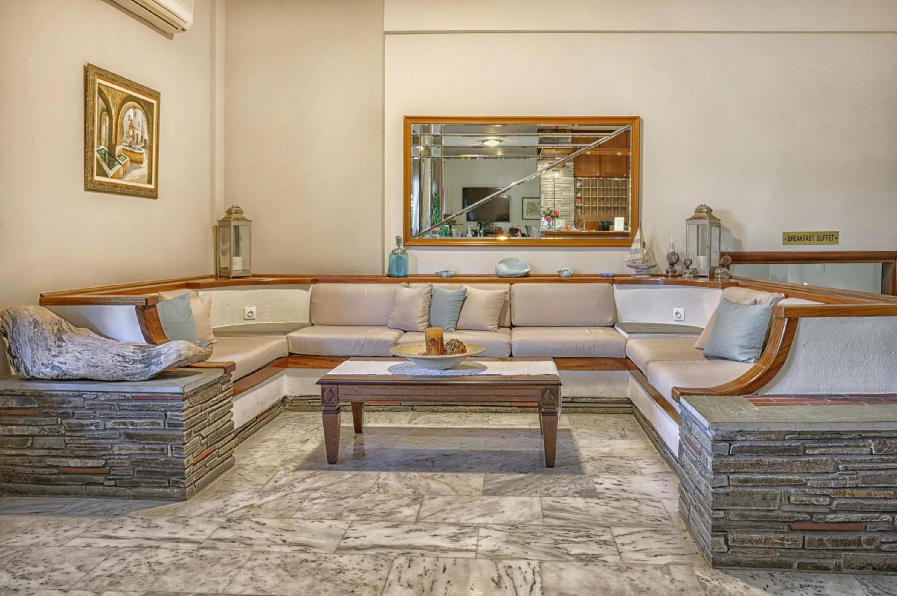 Lobby or reception in Sunset Hotel