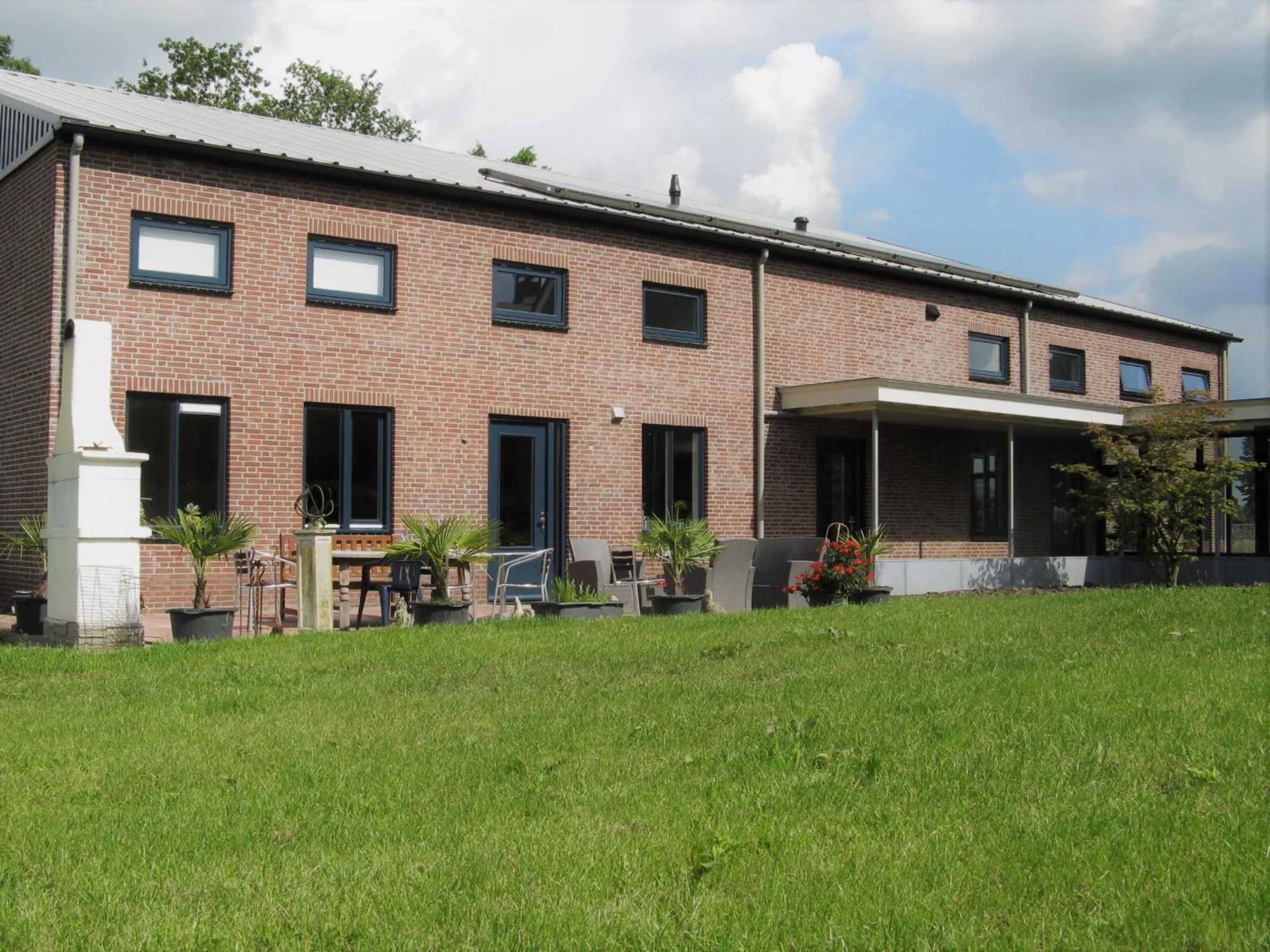 Facade/entrance in Antonius Hoeve