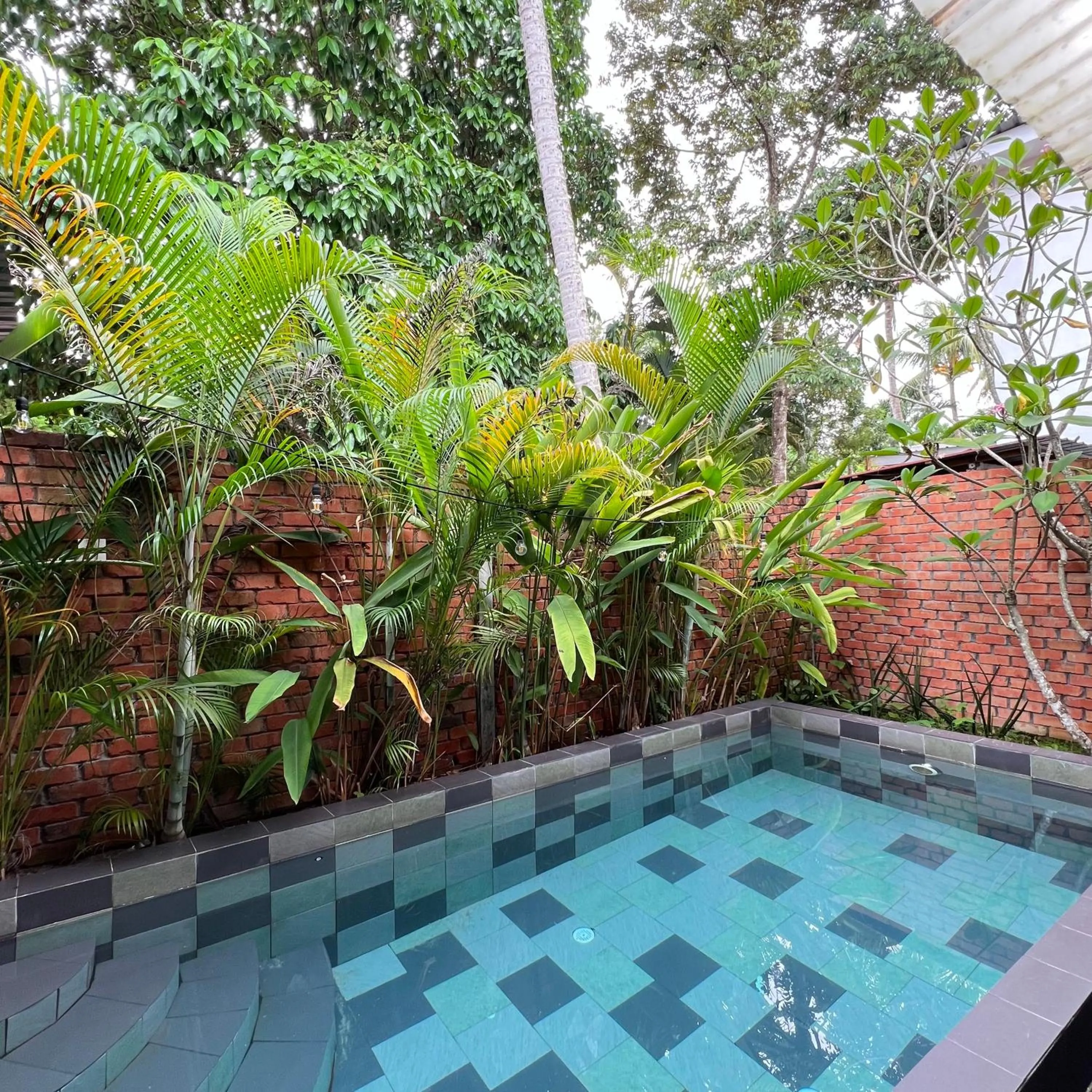 Kutum's Wooden House - Private Pool, Breakfast & Cafe