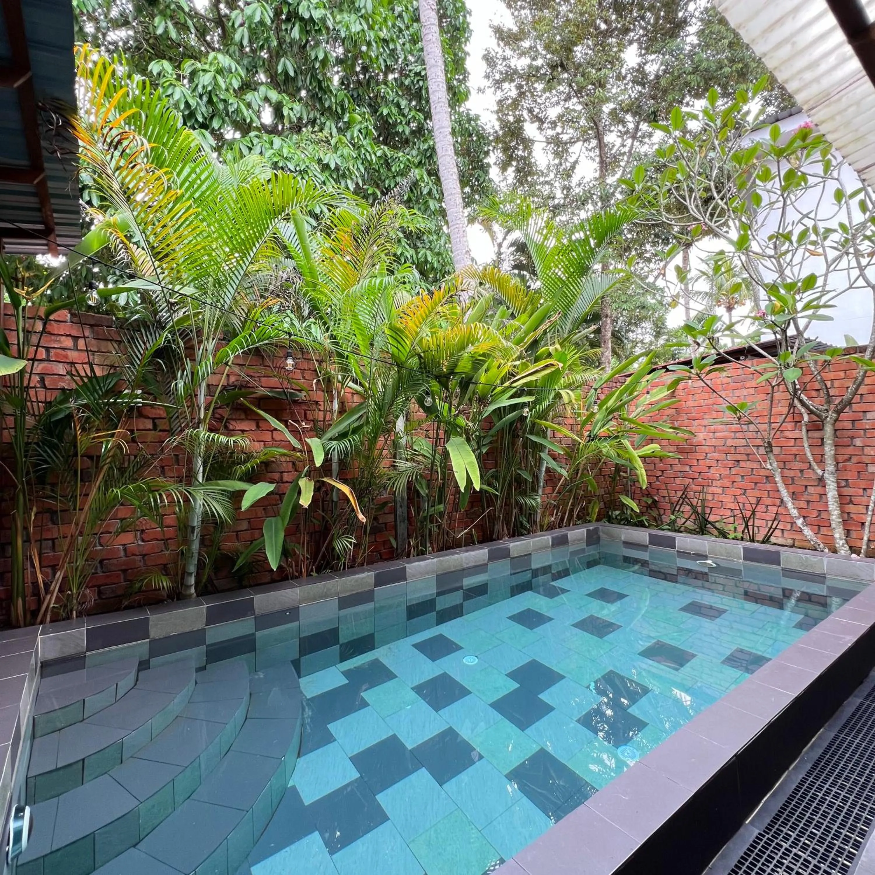 Kutum's Wooden House - Private Pool, Breakfast & Cafe