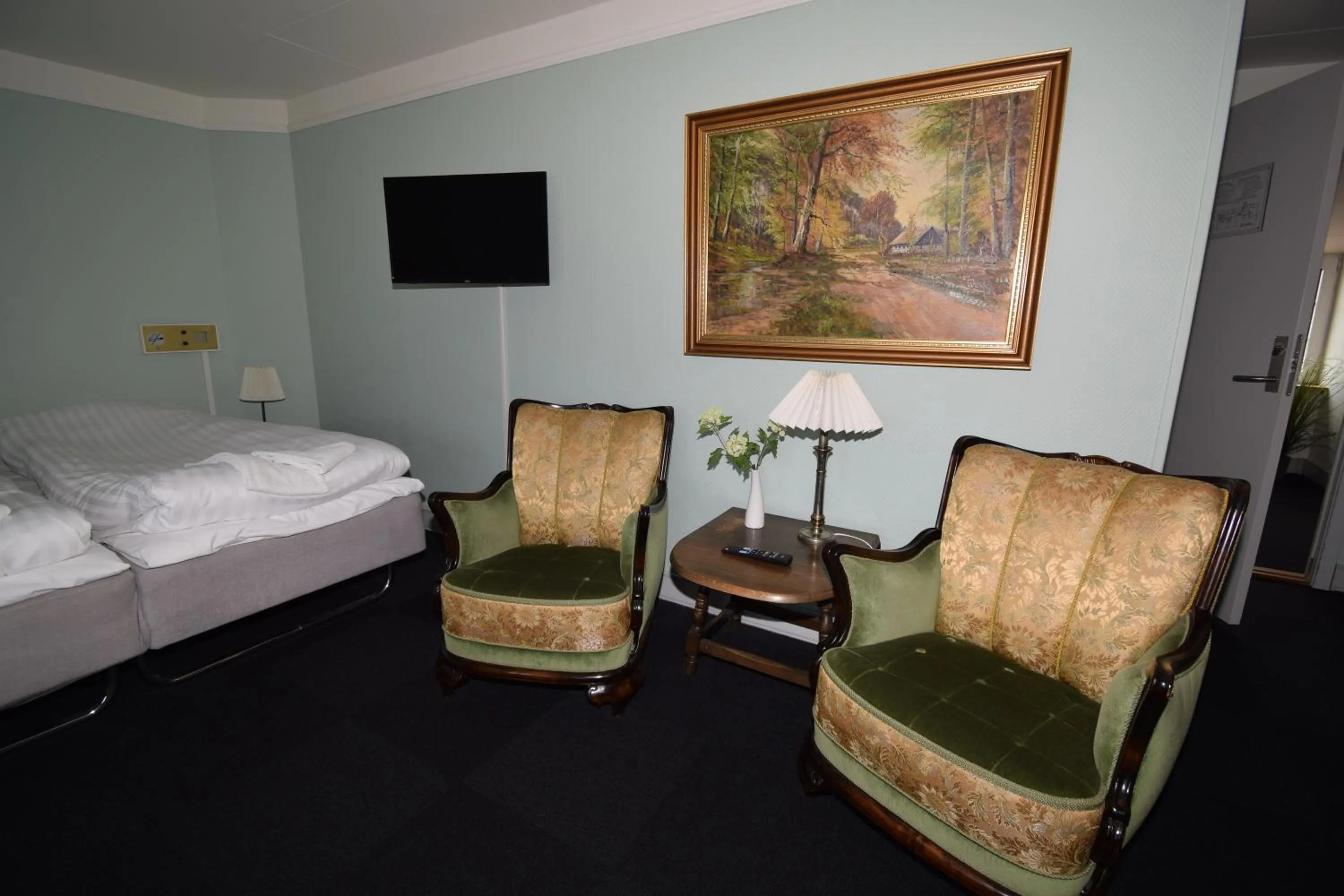 Living room, Bed in Danhostel Frederikshavn City