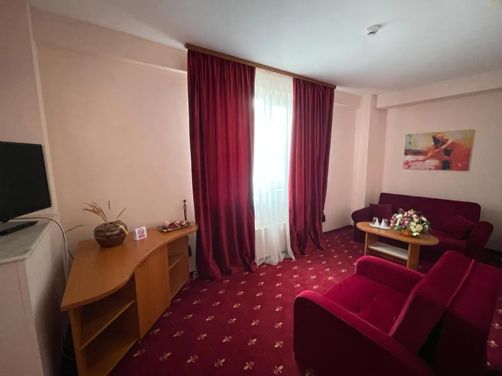 Communal lounge/ TV room in Hotel Class