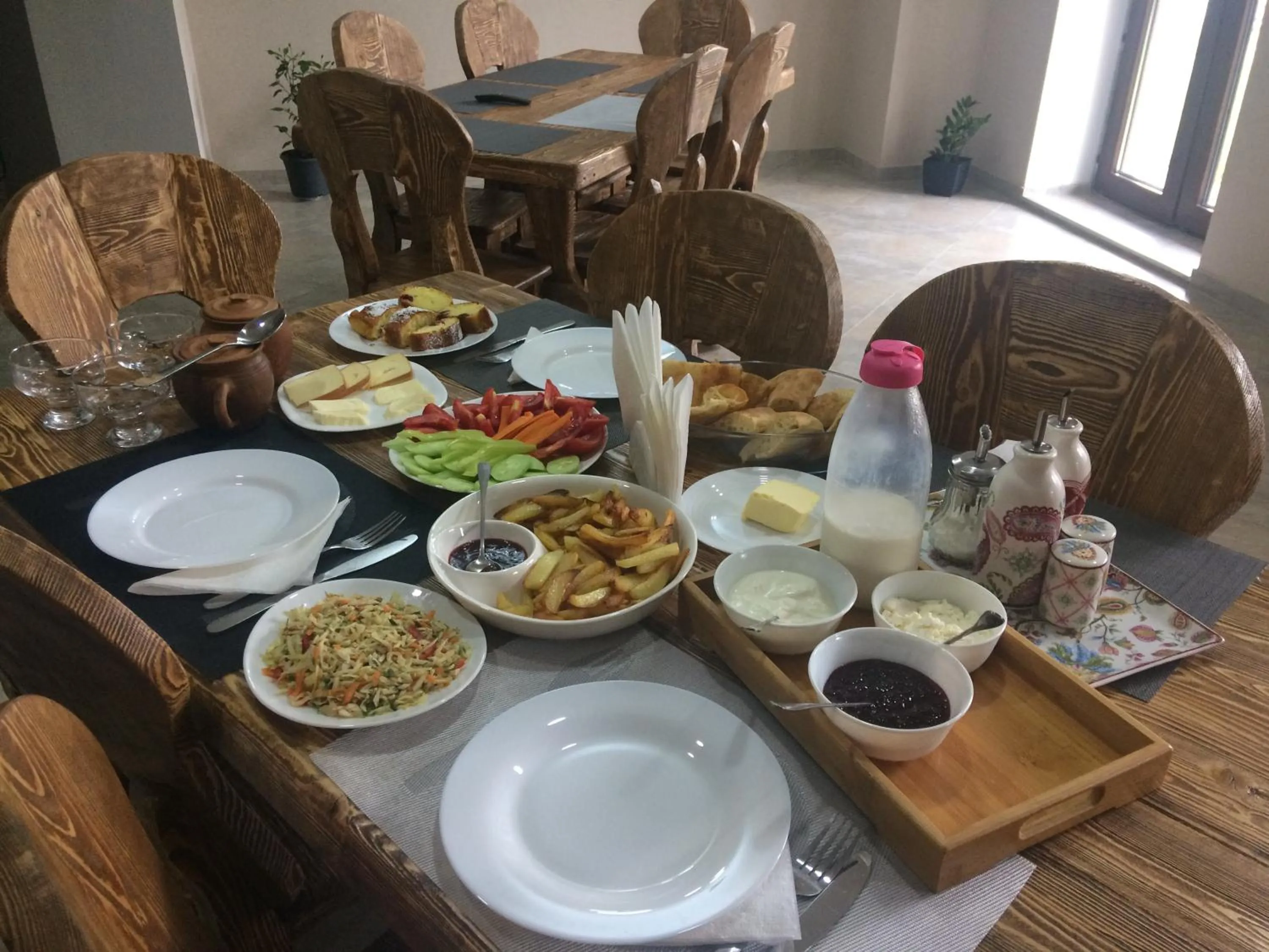 Communal kitchen in Hotel Elegant