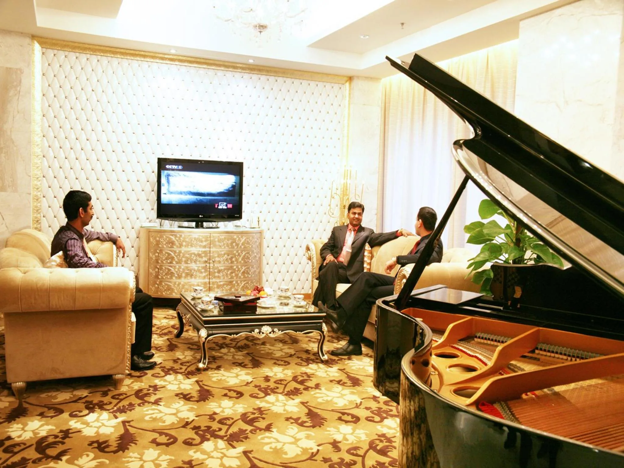 Glarun Jinling Hotel