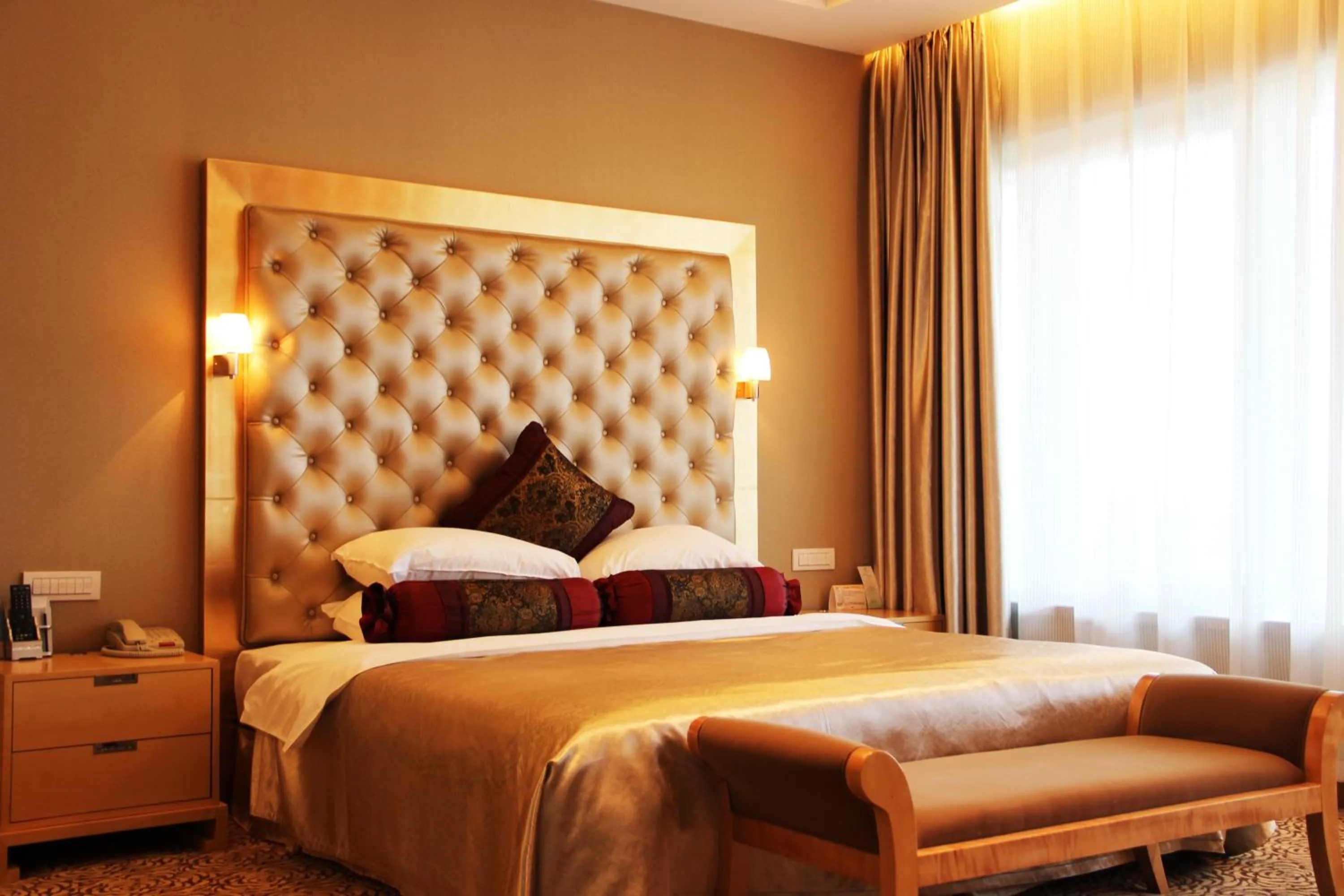 Bed in Glarun Jinling Hotel