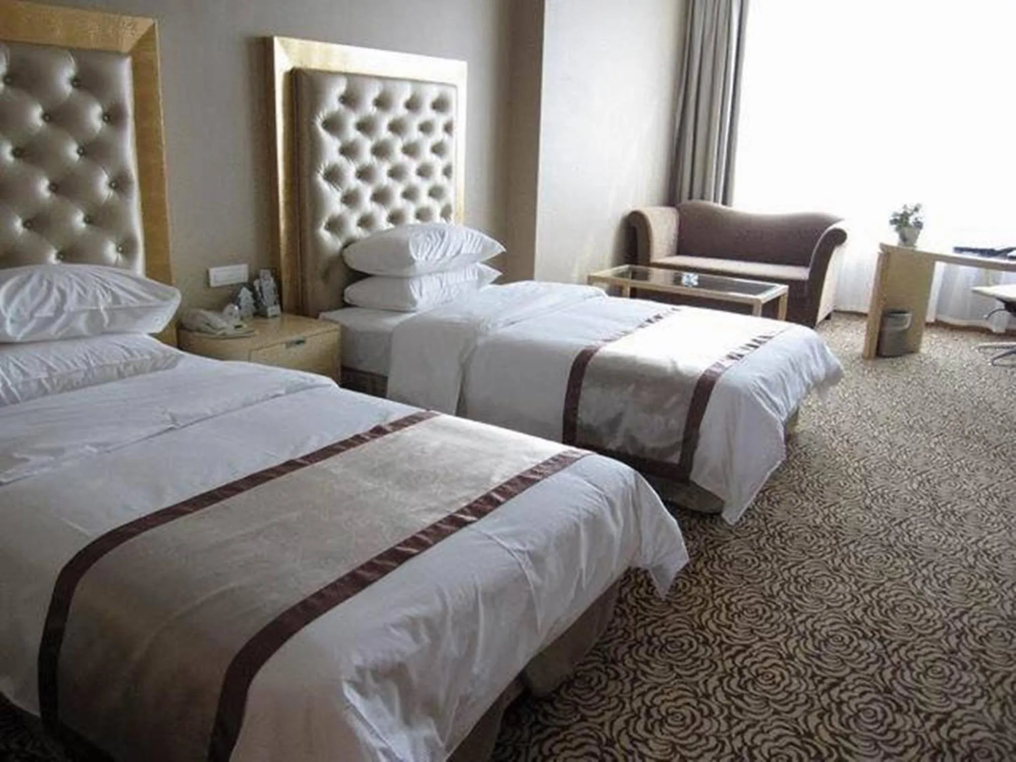 Bedroom, Bed in Glarun Jinling Hotel