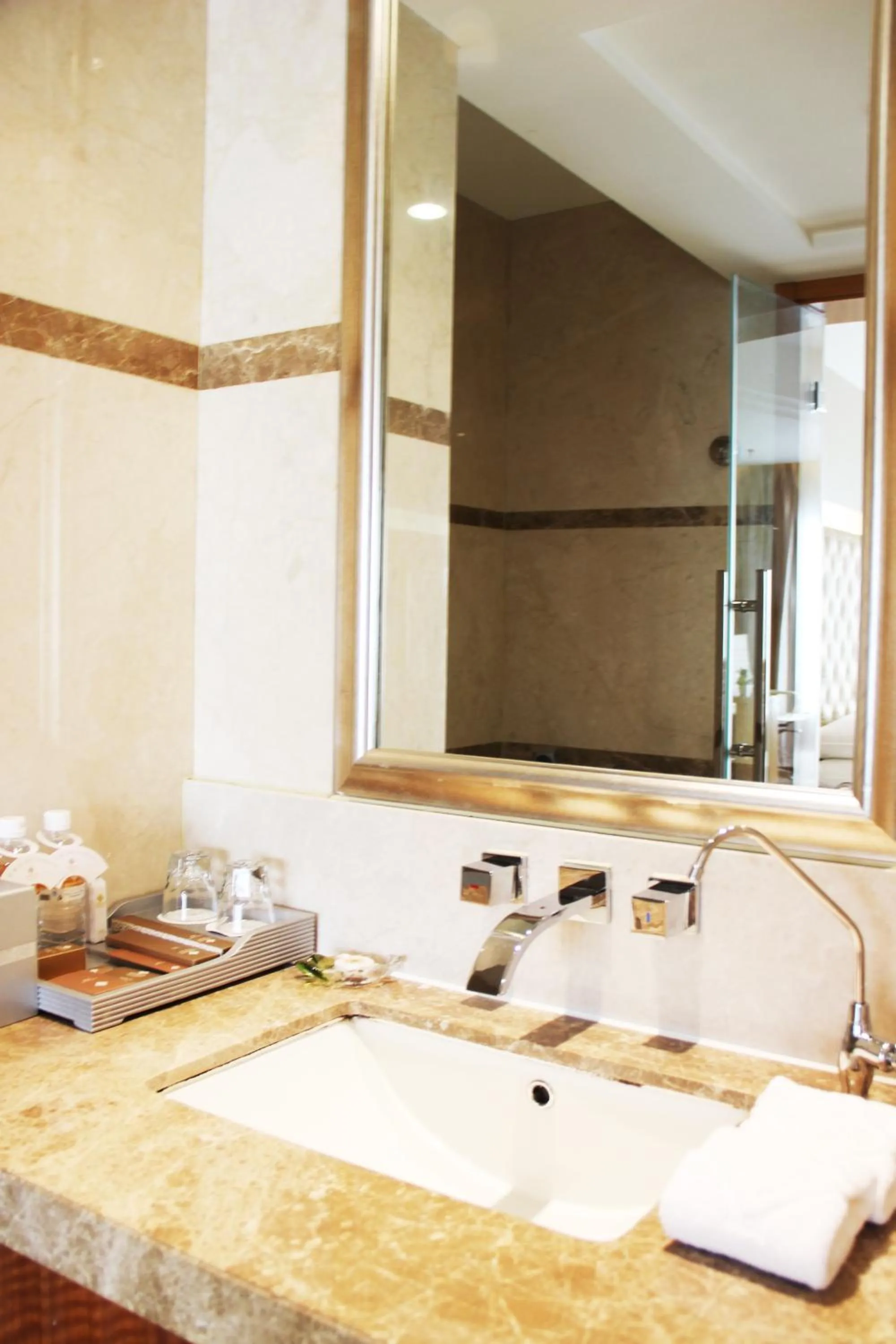 Bathroom in Glarun Jinling Hotel