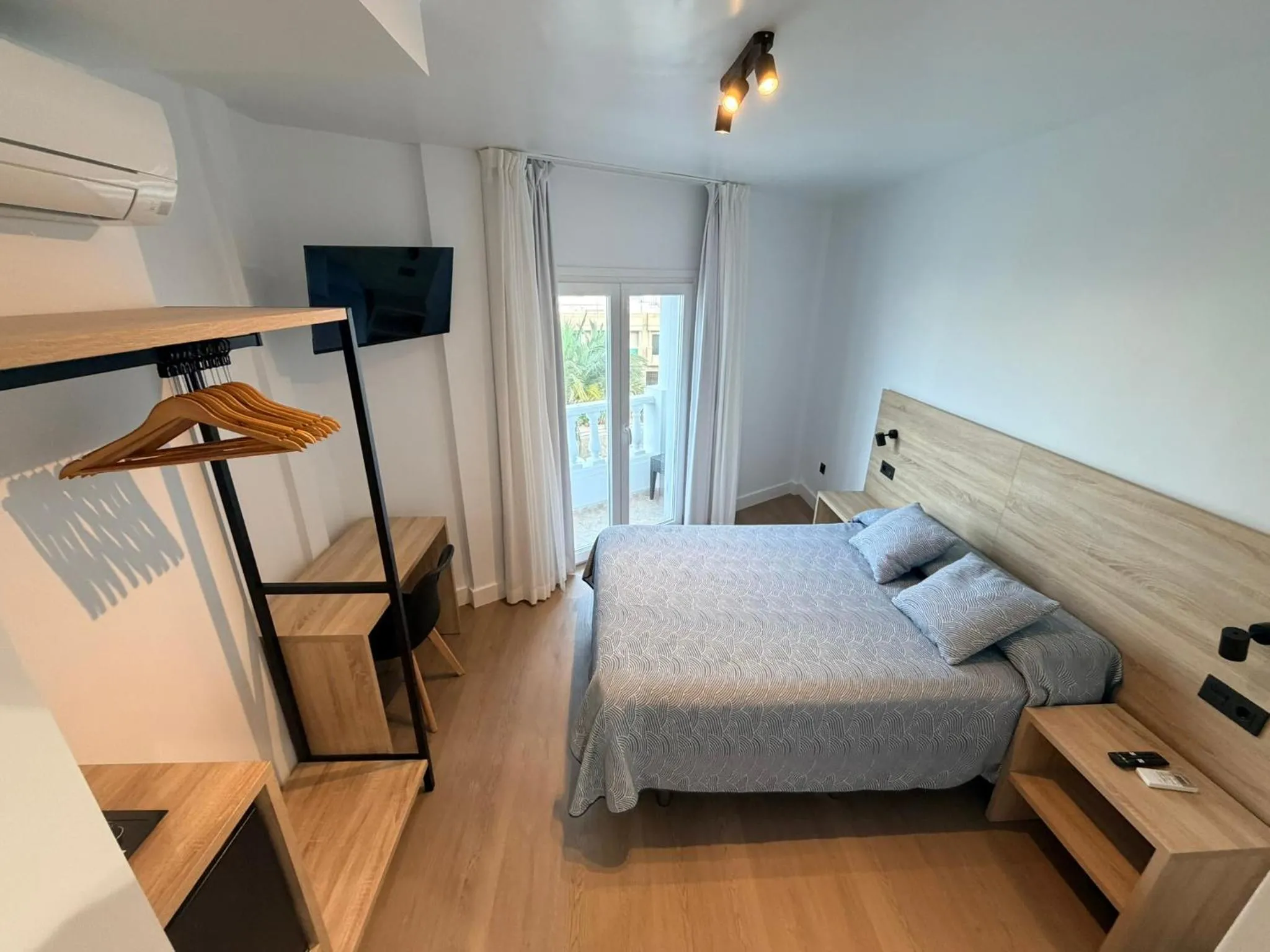 Bedroom, Bed in Hostal Juan Carlos