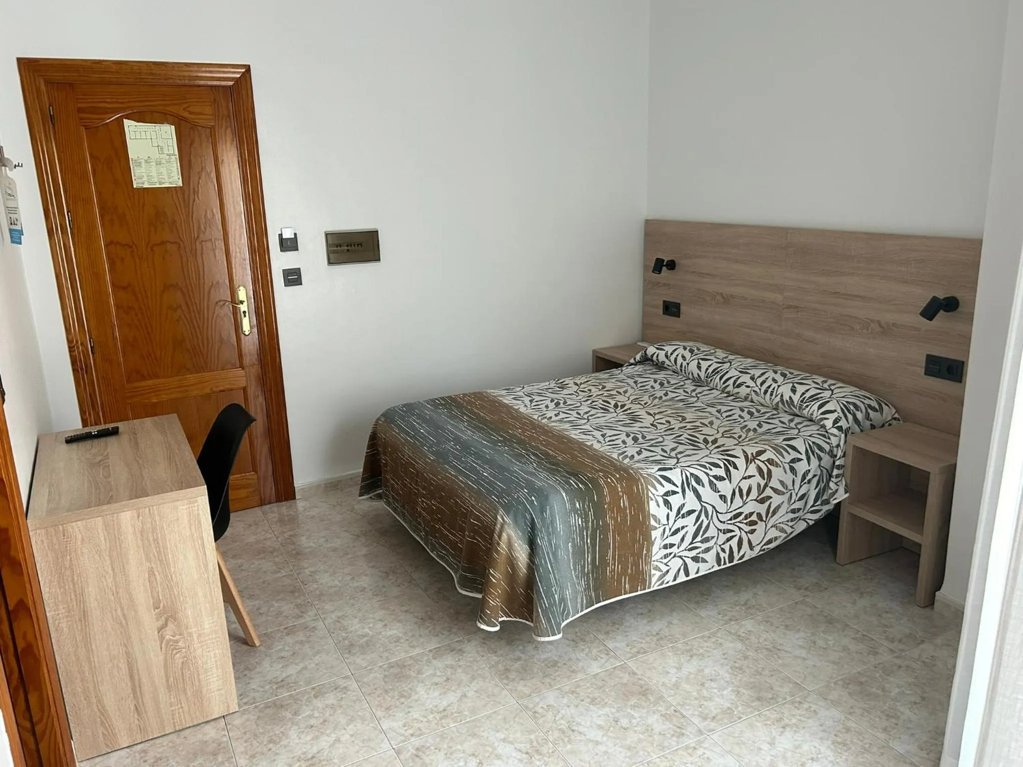 Bed in Hostal Juan Carlos