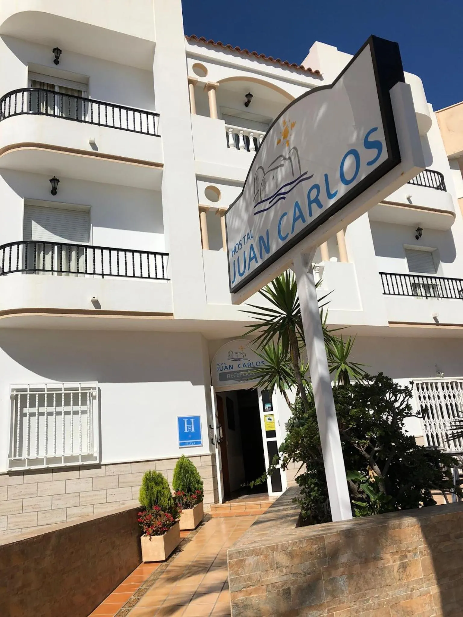 Facade/entrance in Hostal Juan Carlos
