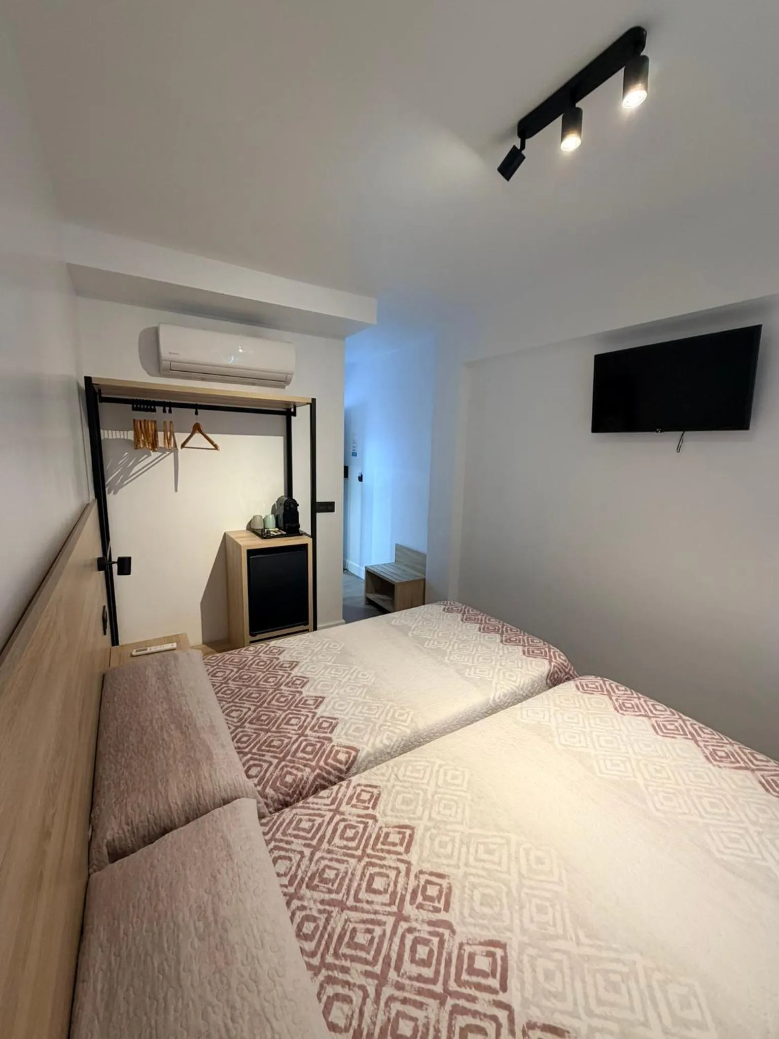 Bedroom, Bed in Hostal Juan Carlos