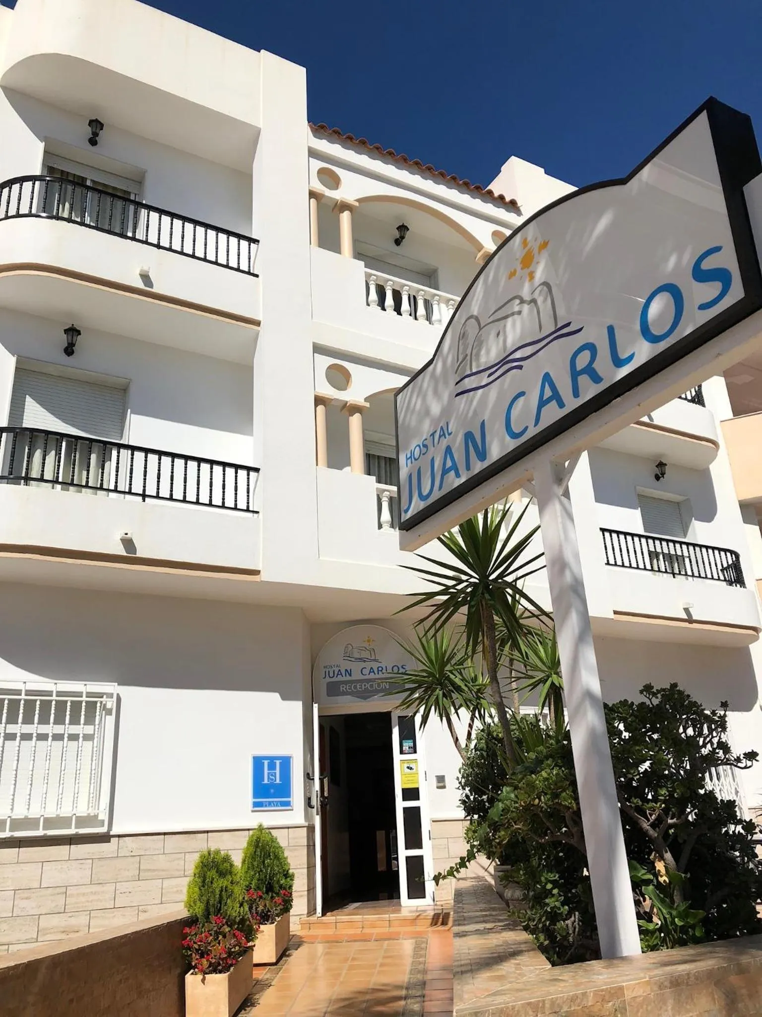 Property building in Hostal Juan Carlos