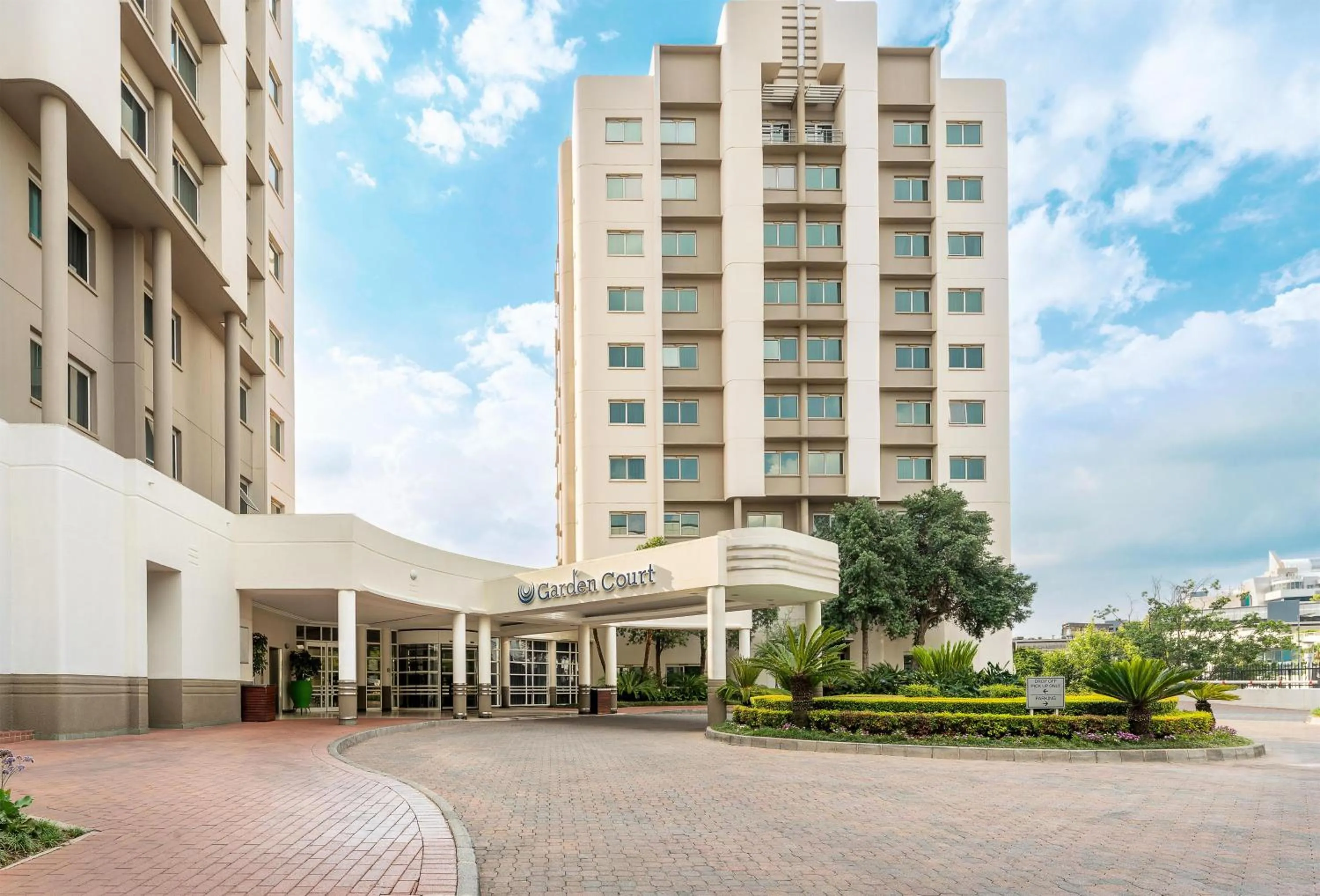 Property building in Garden Court Sandton City