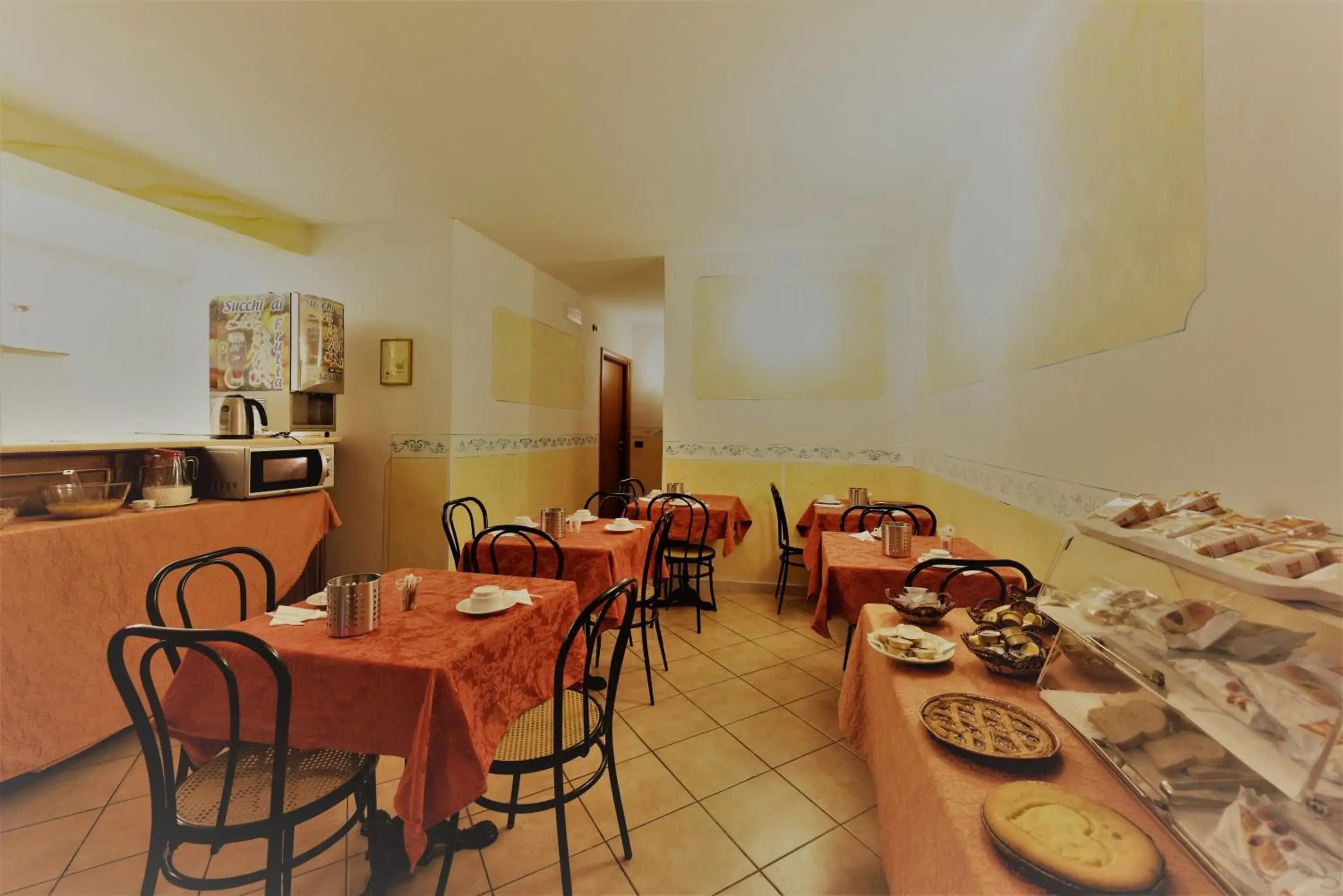 Buffet breakfast in Hotel Palazzuolo Buffet breakfast in Hotel Palazzuolo