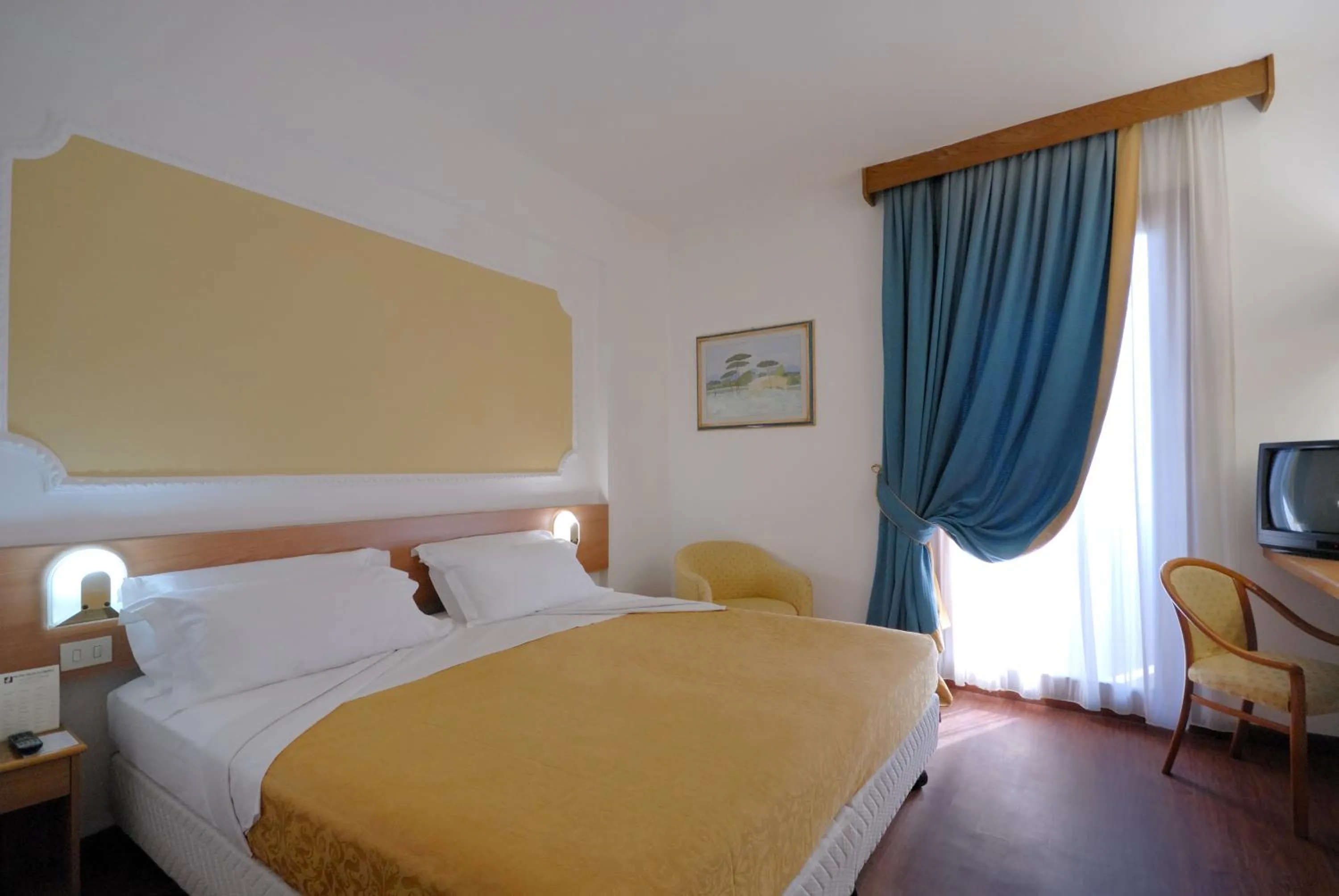 Decorative detail, Bed in Hotel Delta Florence