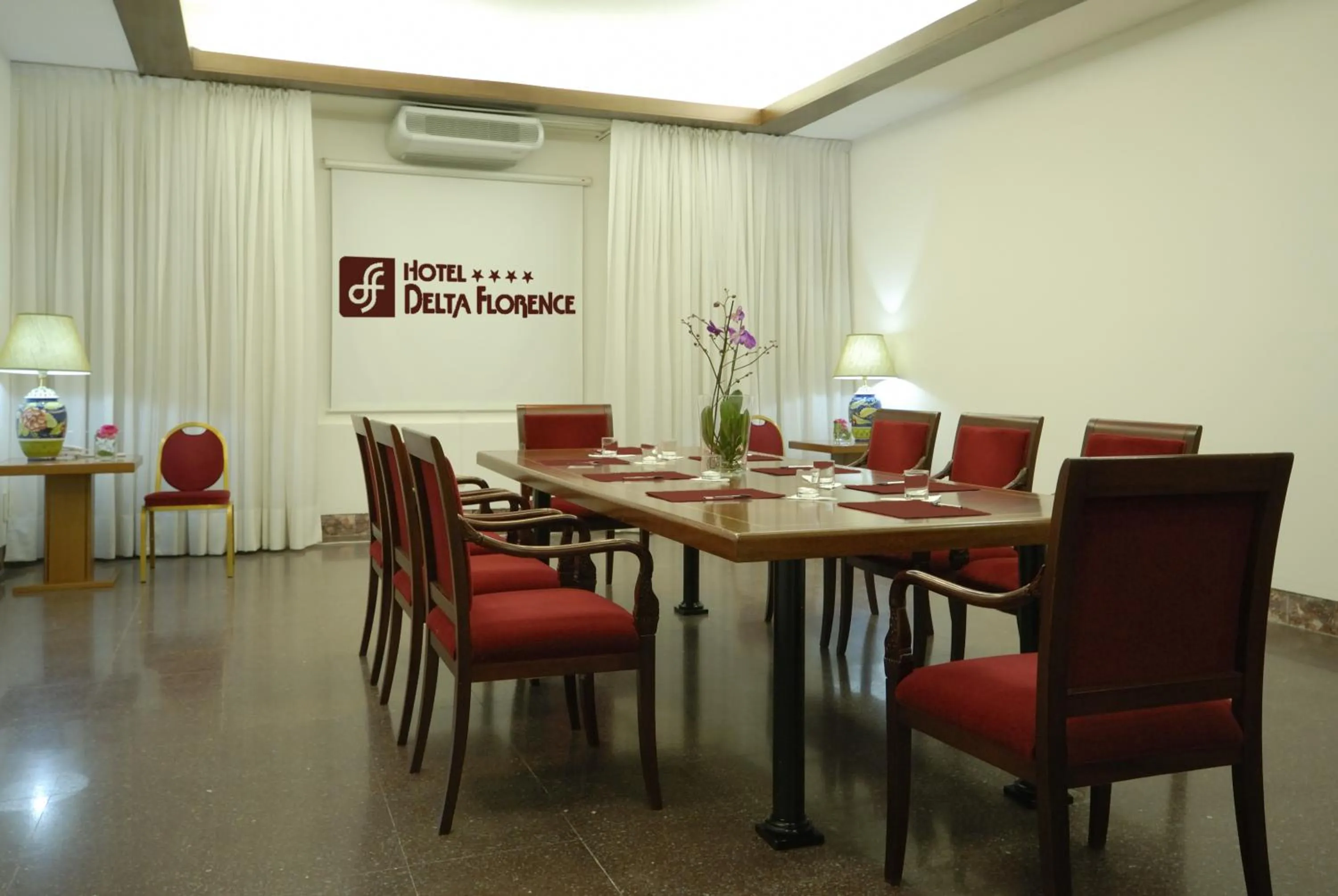 Business facilities in Hotel Delta Florence