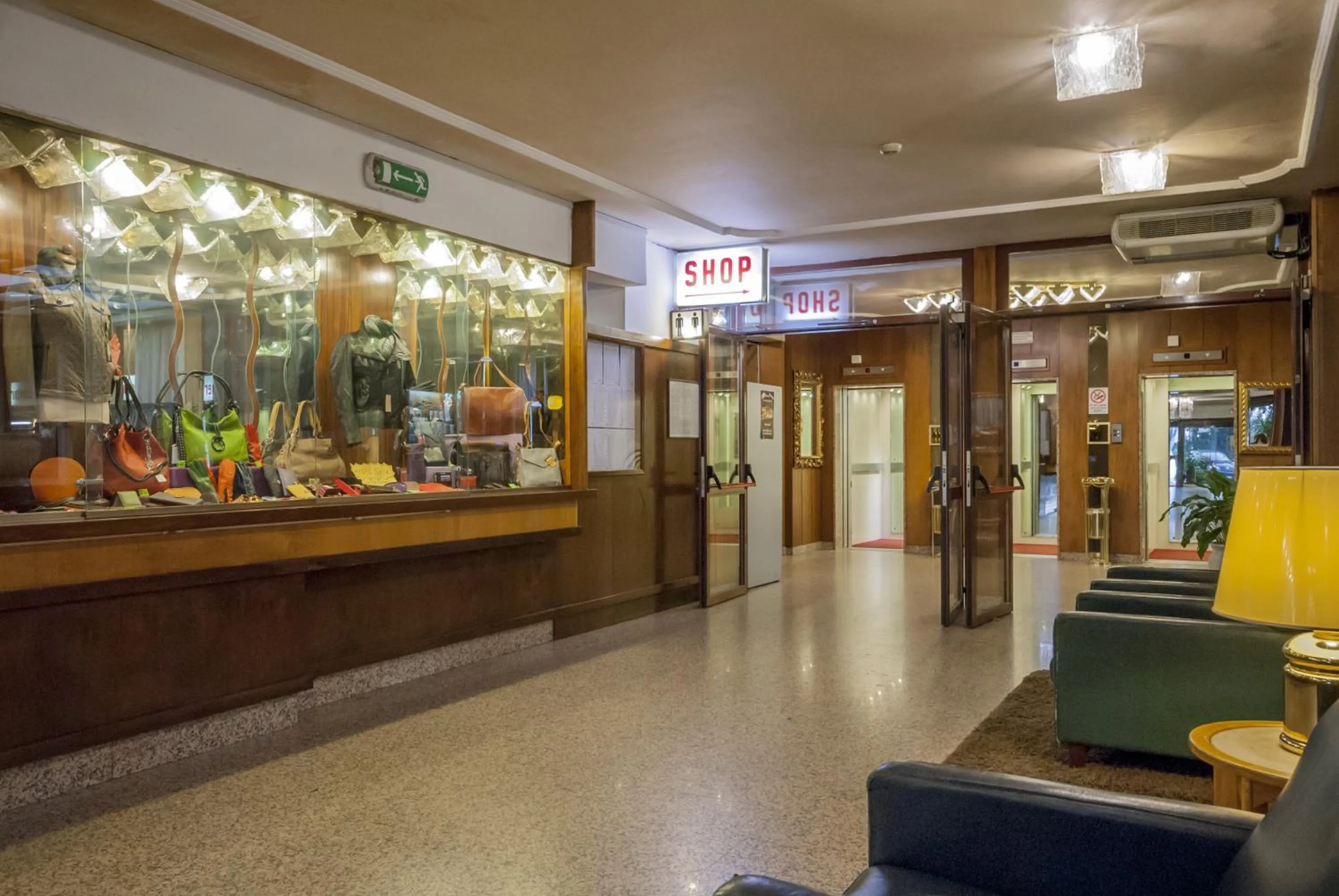 On-site shops in Hotel Delta Florence