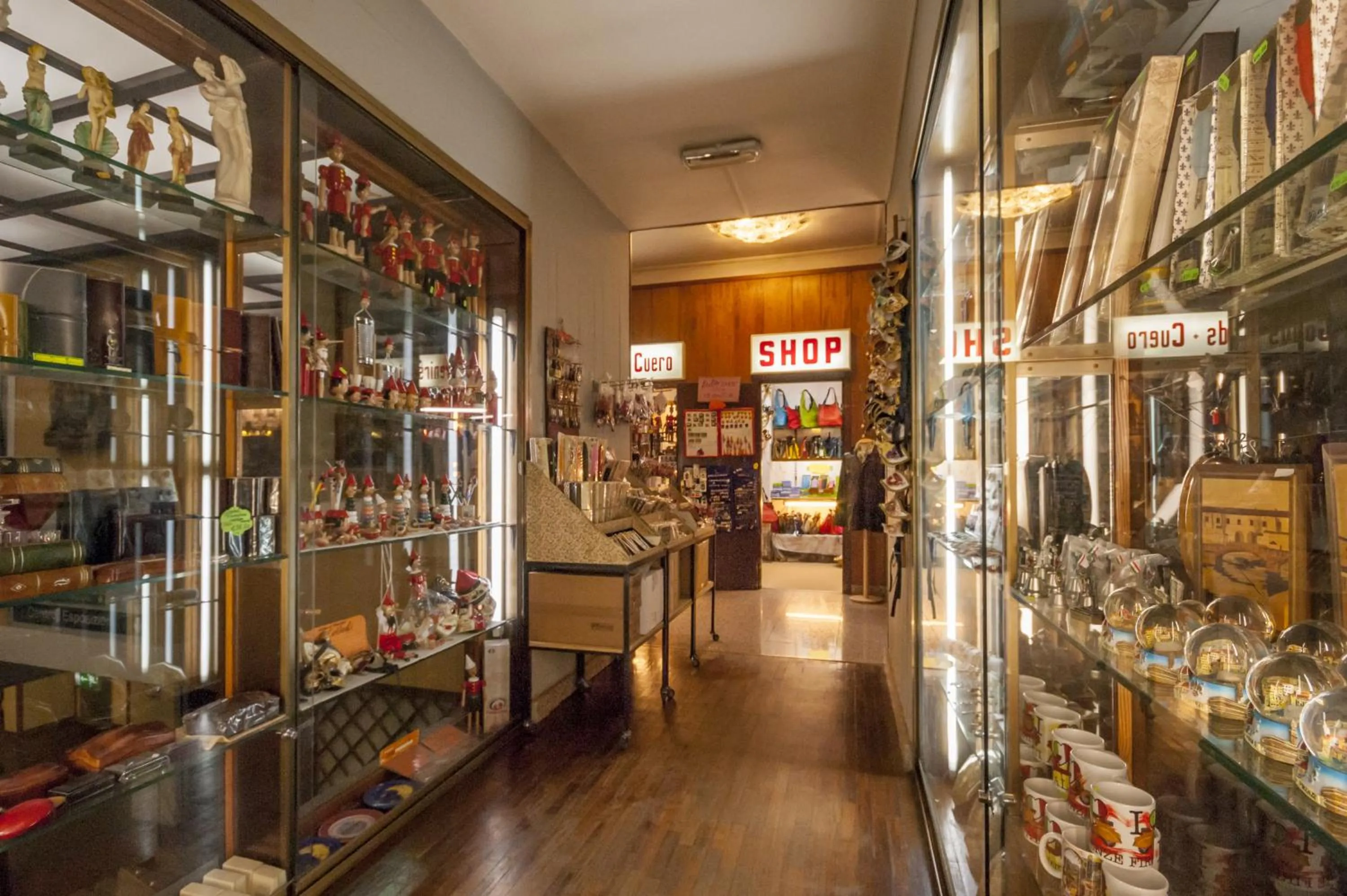 On-site shops in Hotel Delta Florence