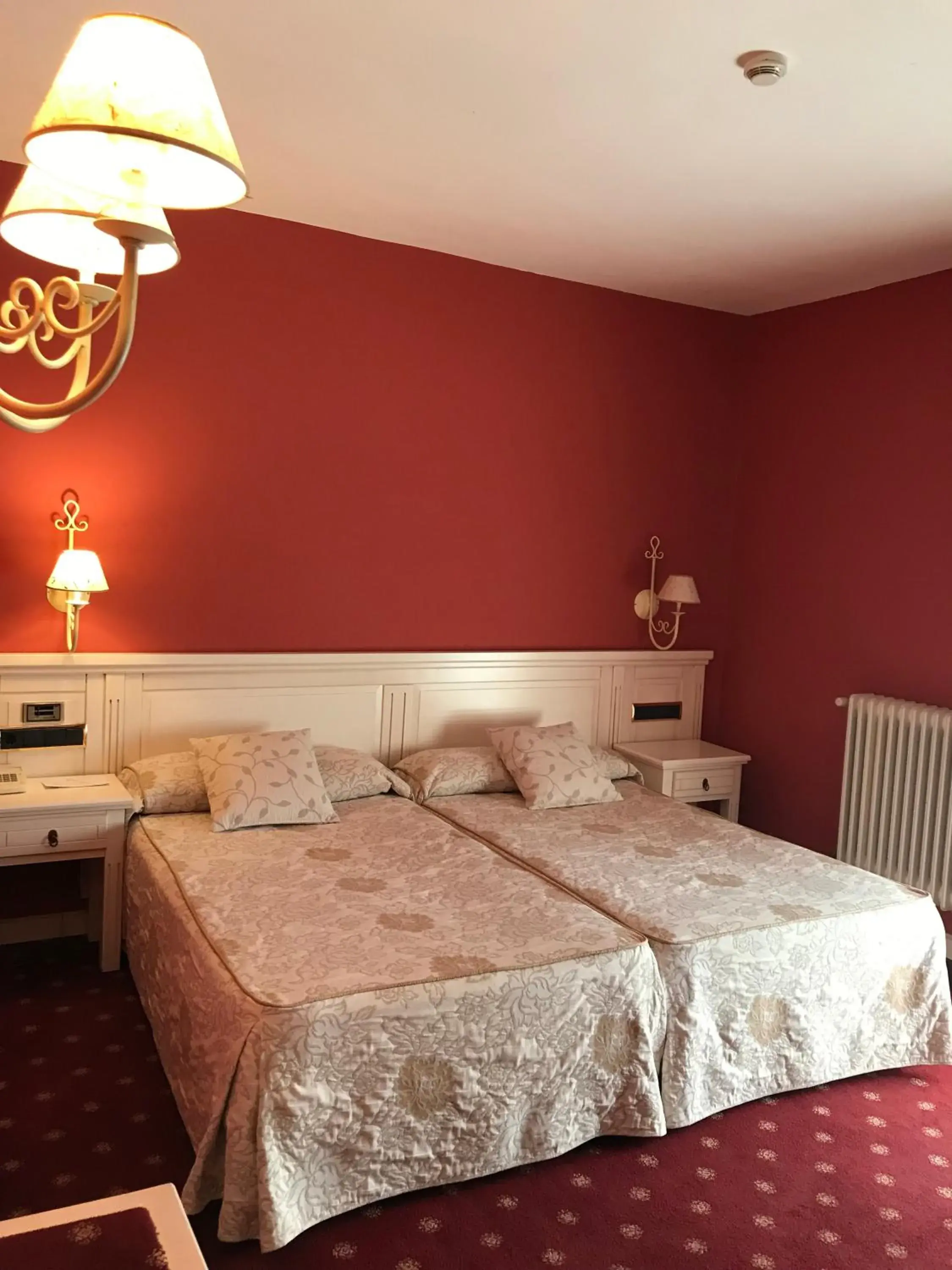 Photo of the whole room, Bed in Hotel Leonor Mirón Photo of the whole room, Bed in Hotel Leonor Mirón