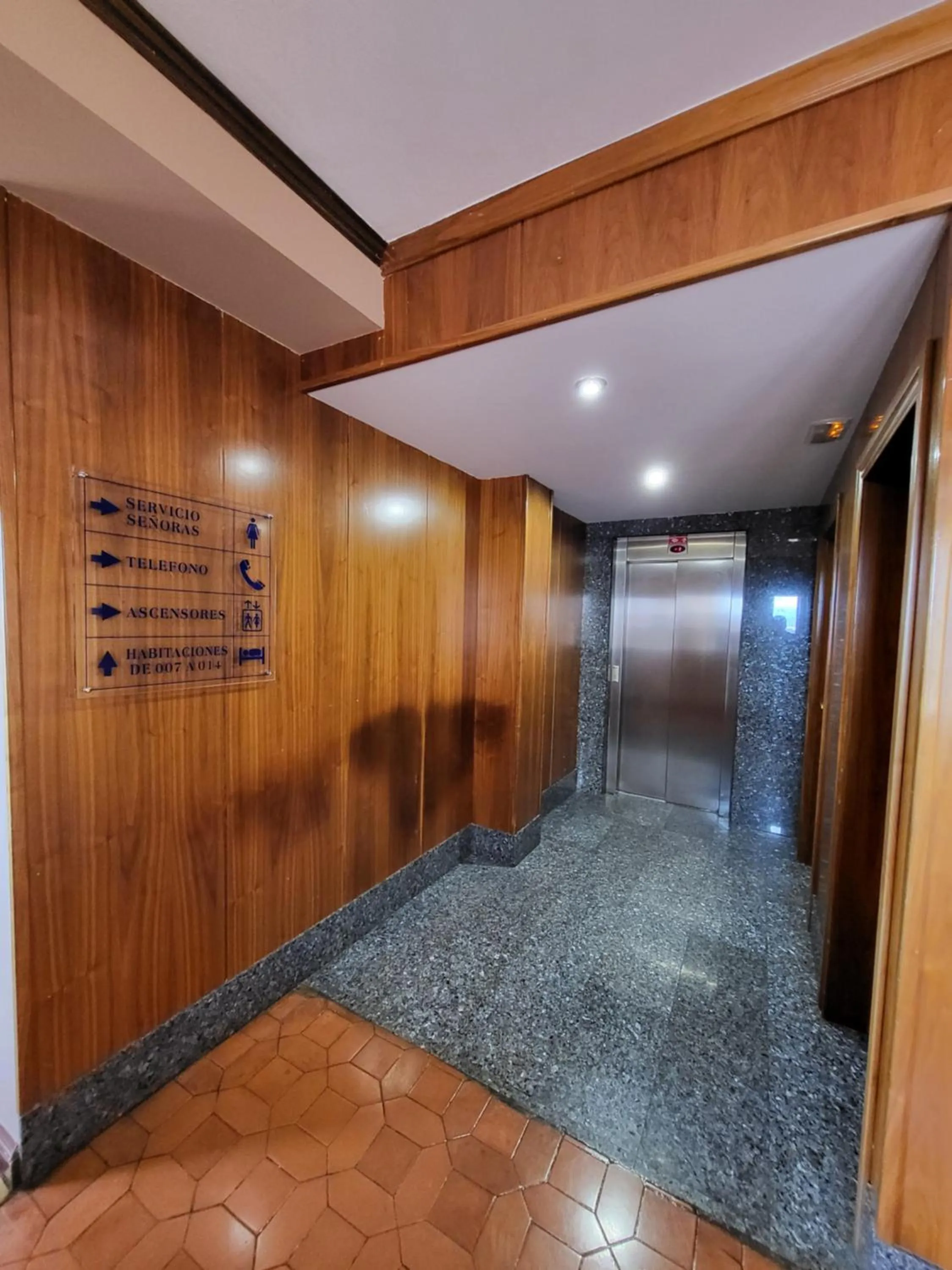 Area and facilities in Hotel Leonor Mirón