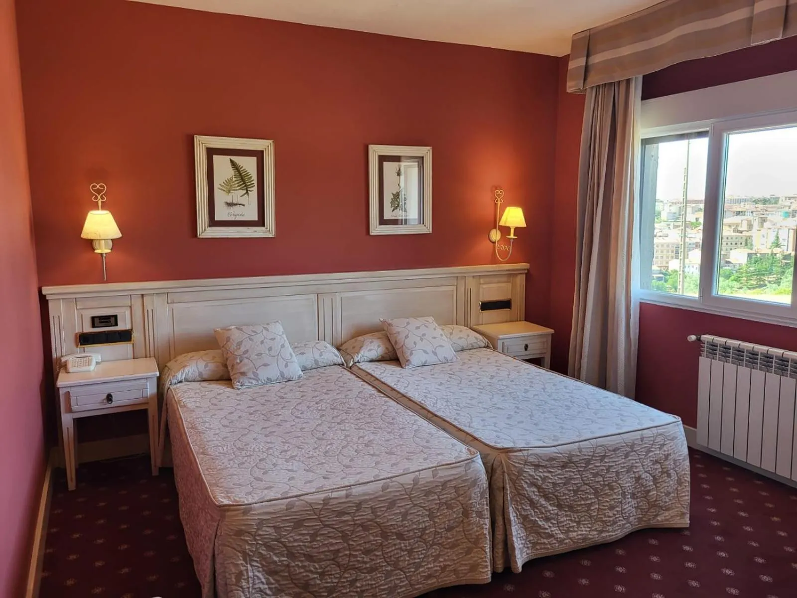 Bed in Hotel Leonor Mirón