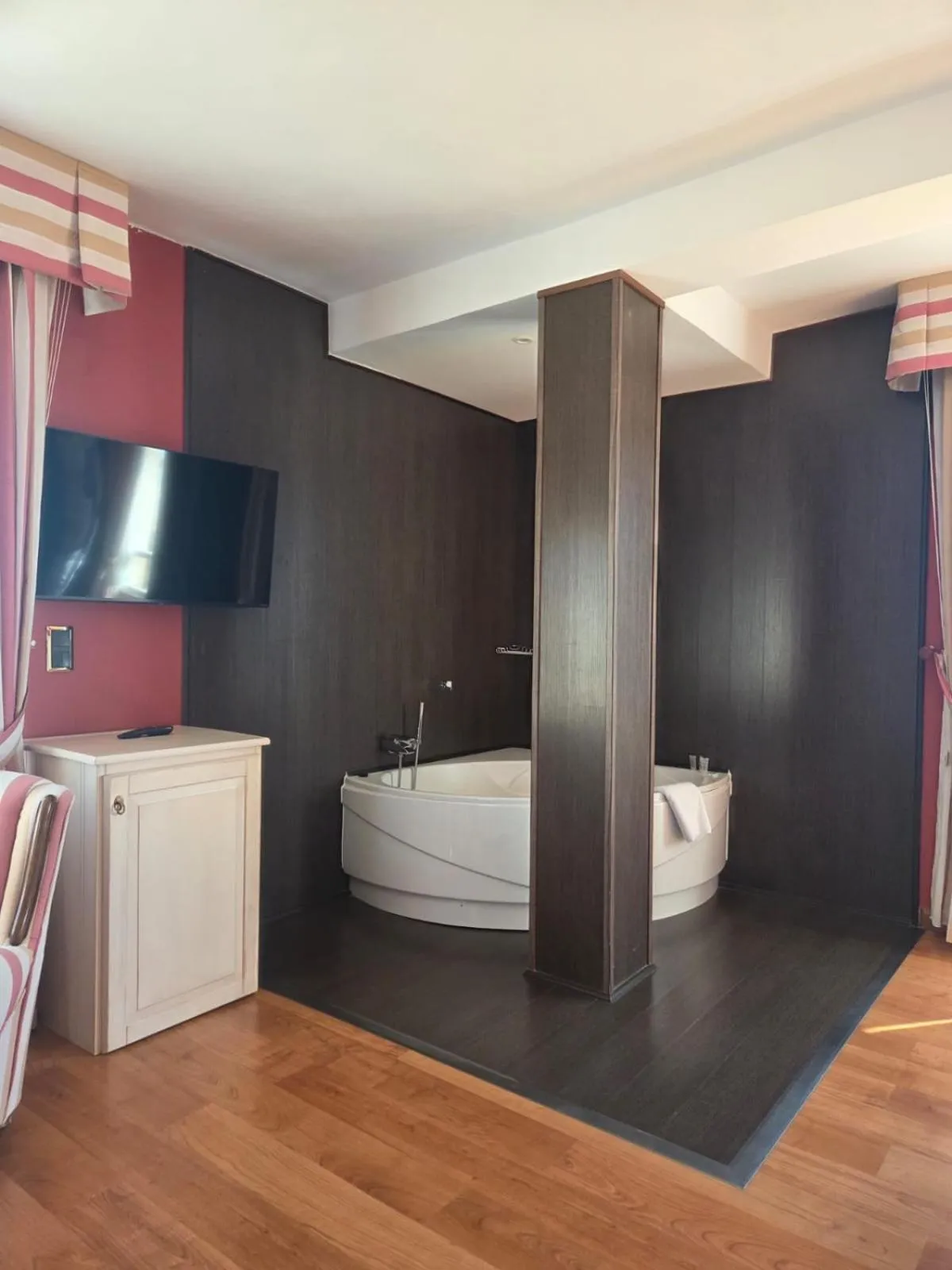 TV and multimedia in Hotel Leonor Mirón