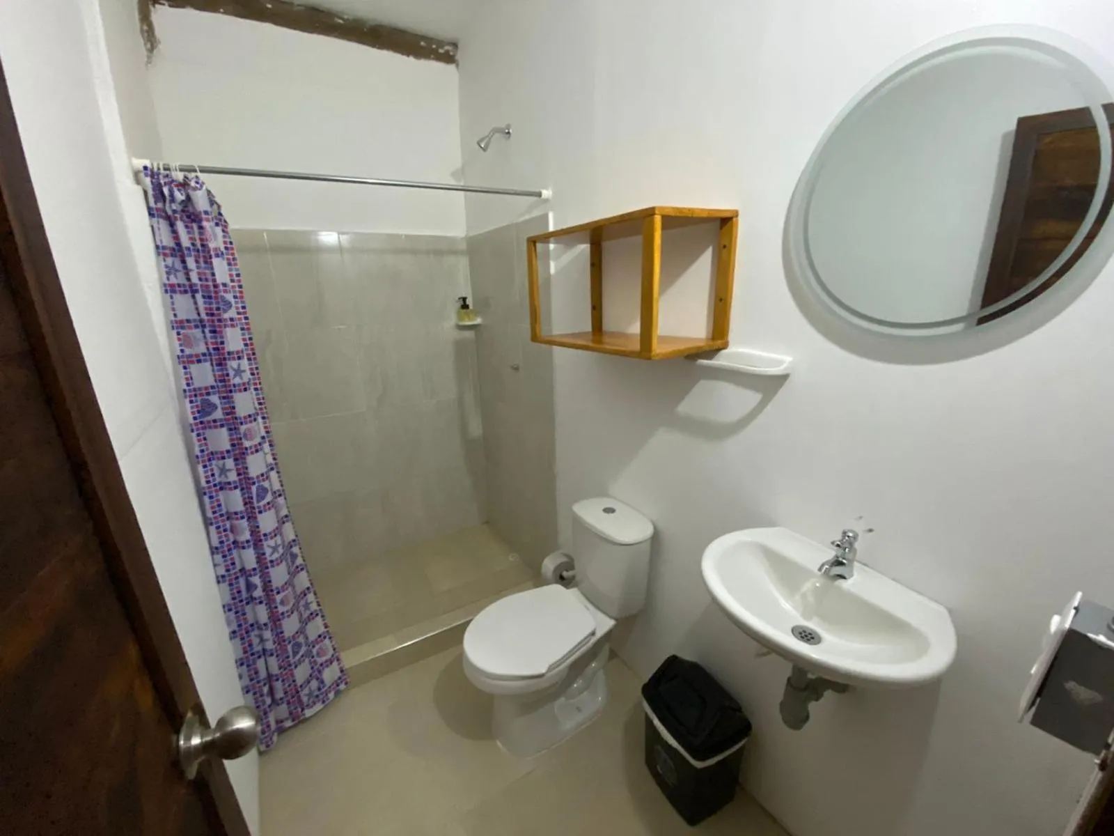 El Zoo Hostel, Bar & Pool