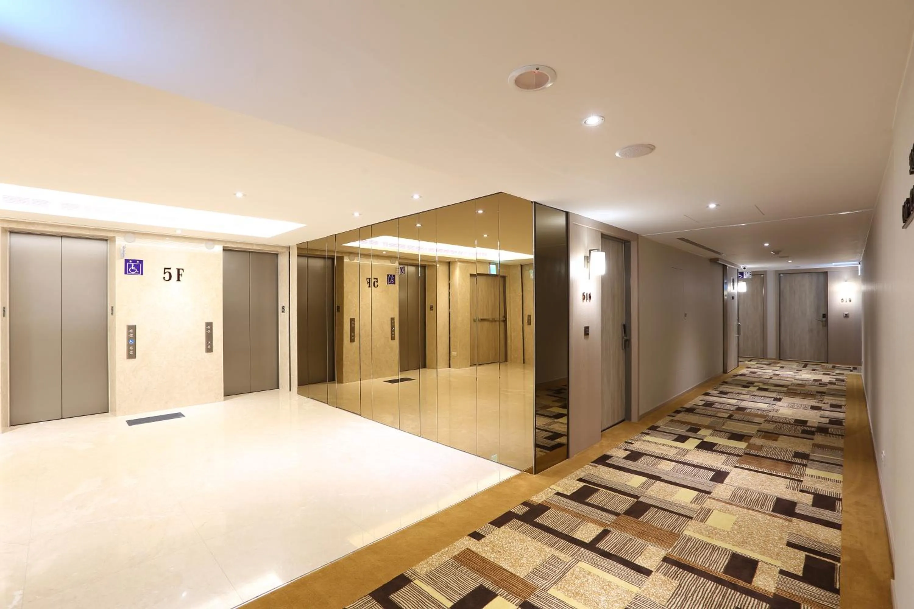 On site, Bed in Full Kind Hotel