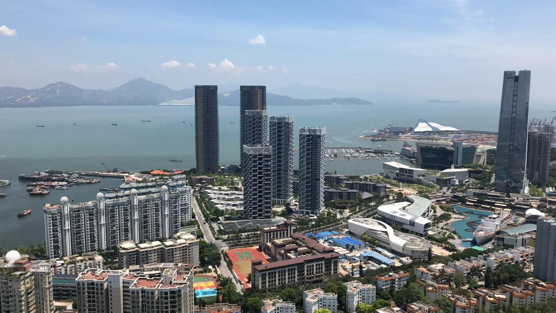 Sea view in The Clouds Apartment