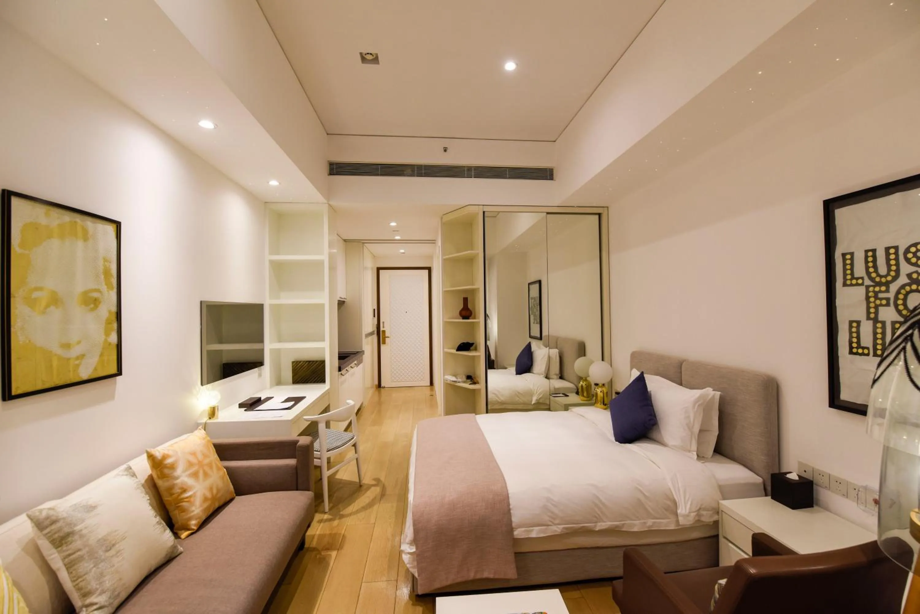 Photo of the whole room, Bed in The Clouds Apartment